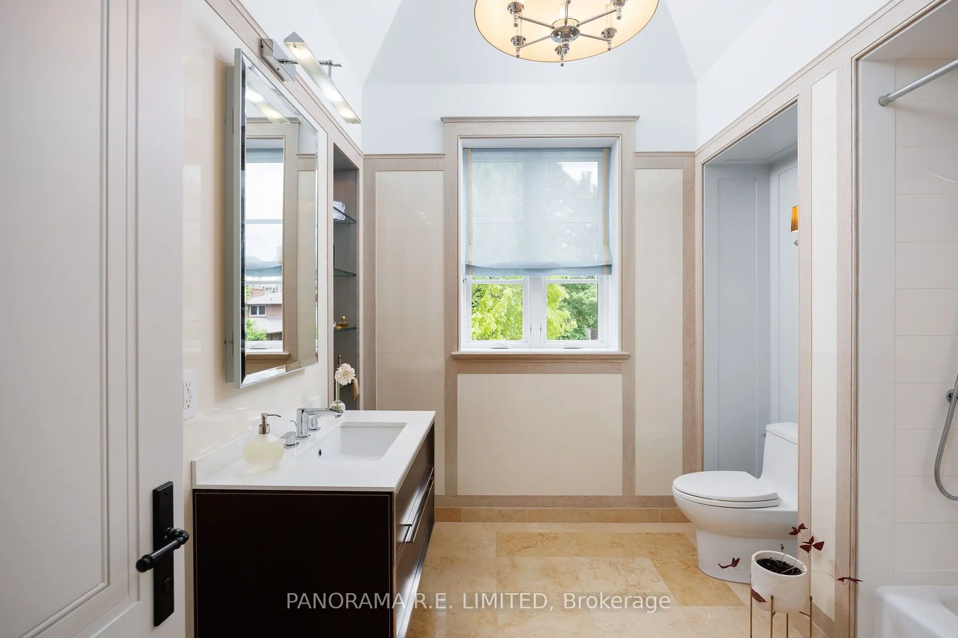 19 Graystone Gardens