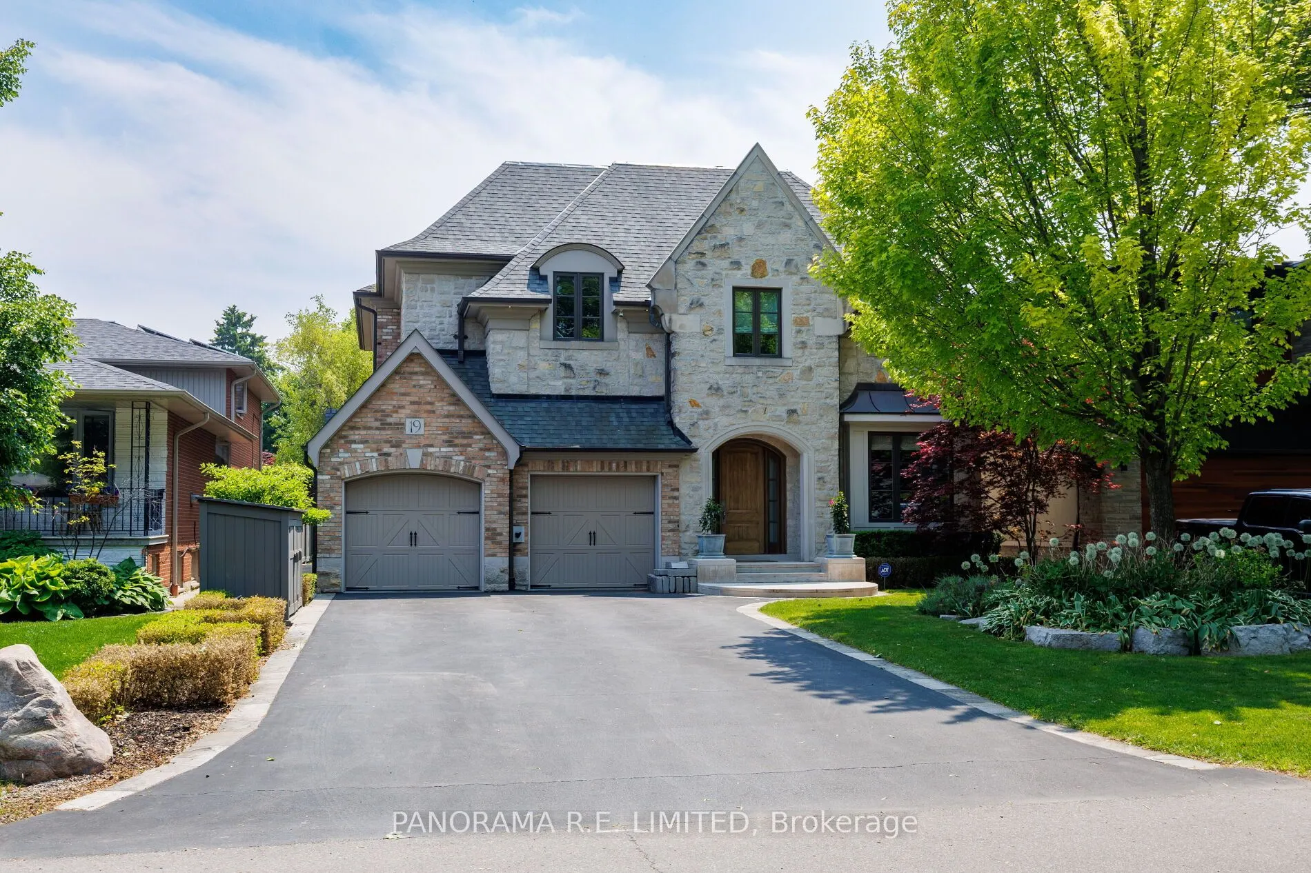 19 Graystone Gardens