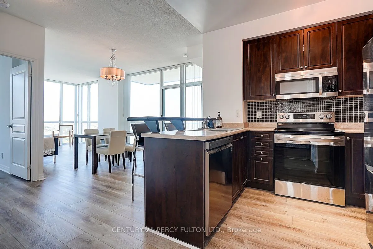 220 Burnhamthorpe Road W