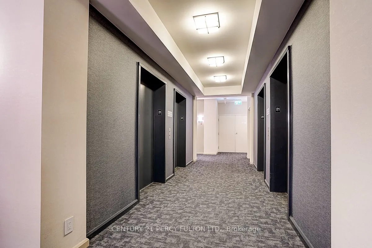 220 Burnhamthorpe Road W