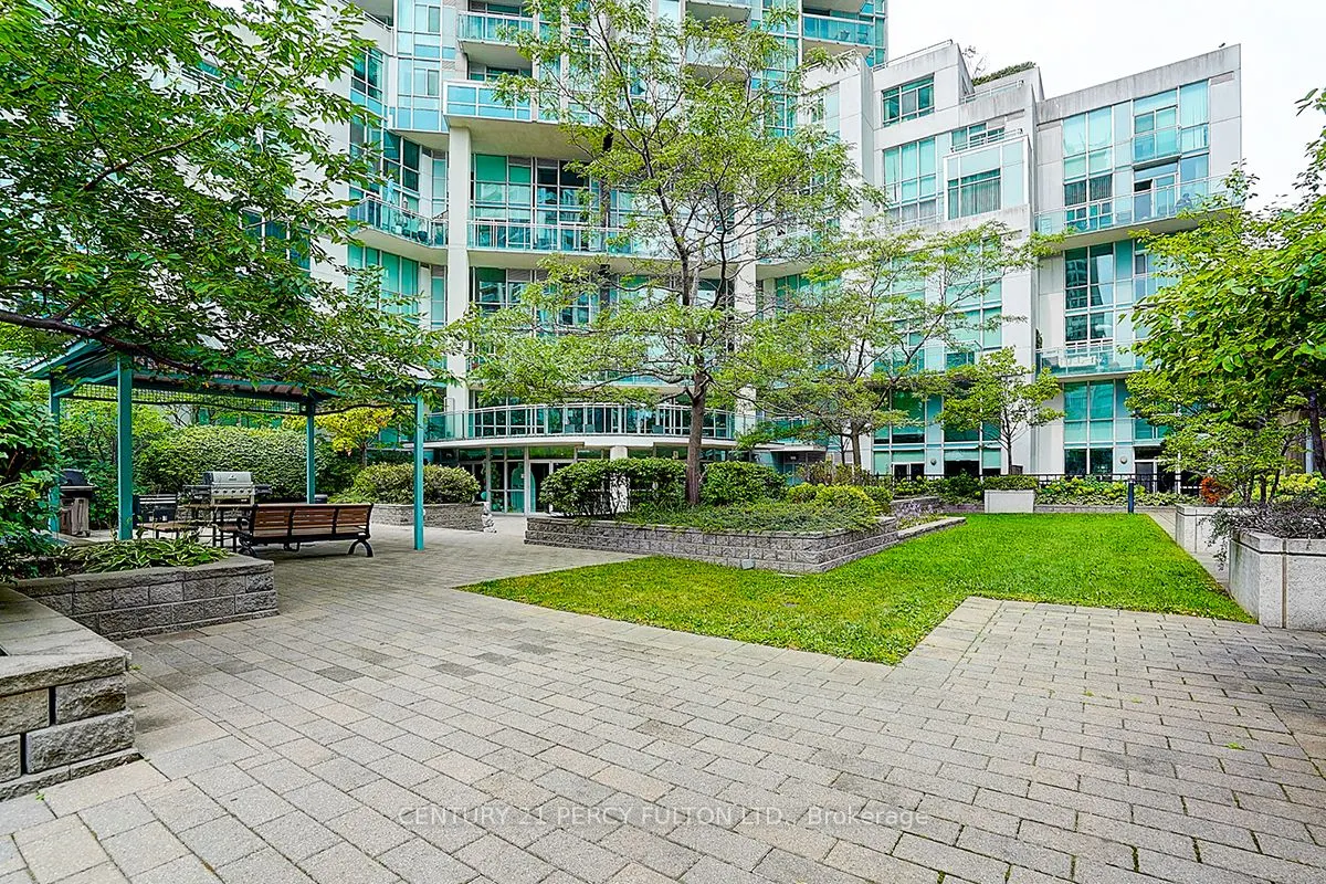 220 Burnhamthorpe Road W