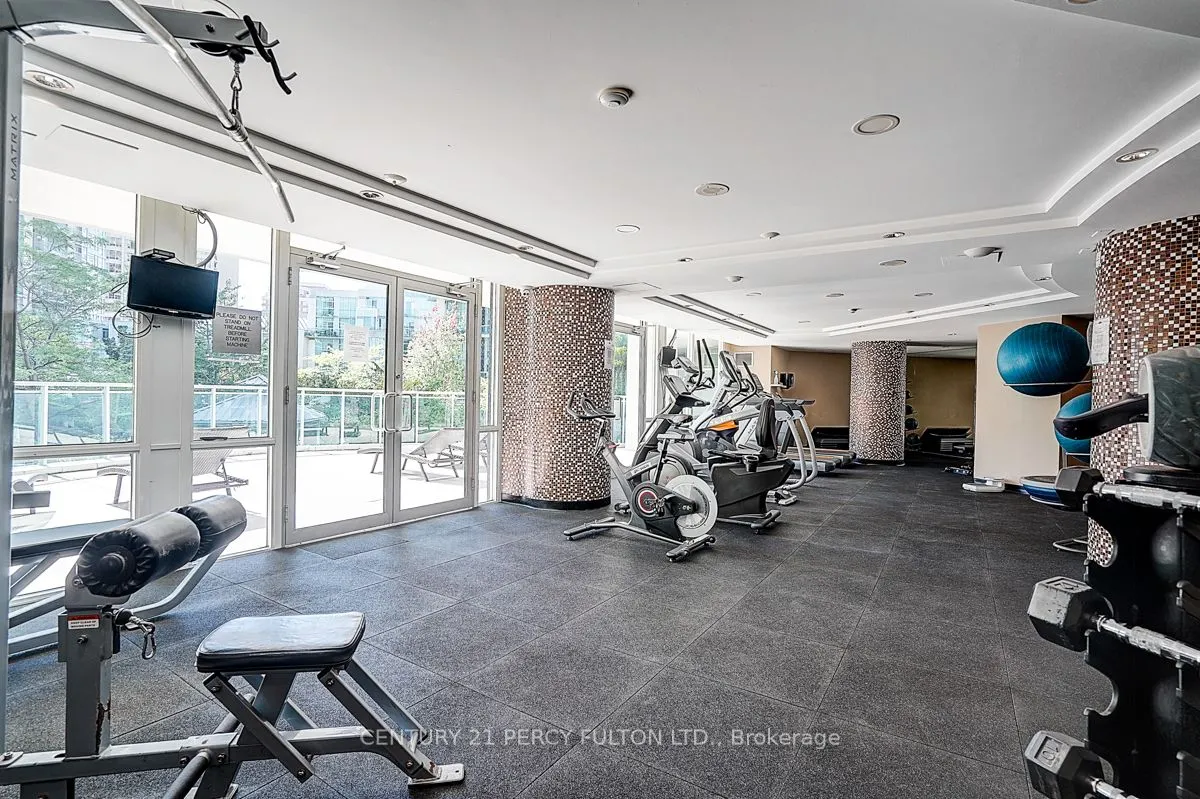 220 Burnhamthorpe Road W