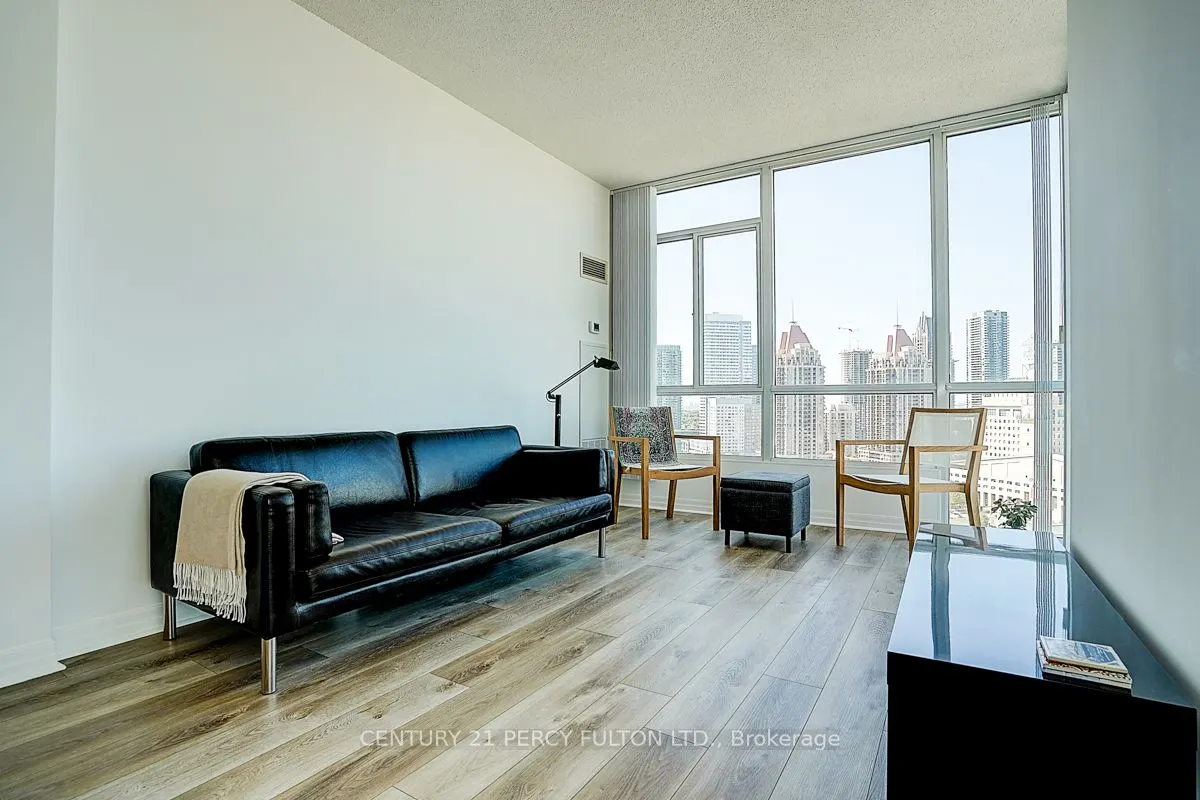 220 Burnhamthorpe Road W