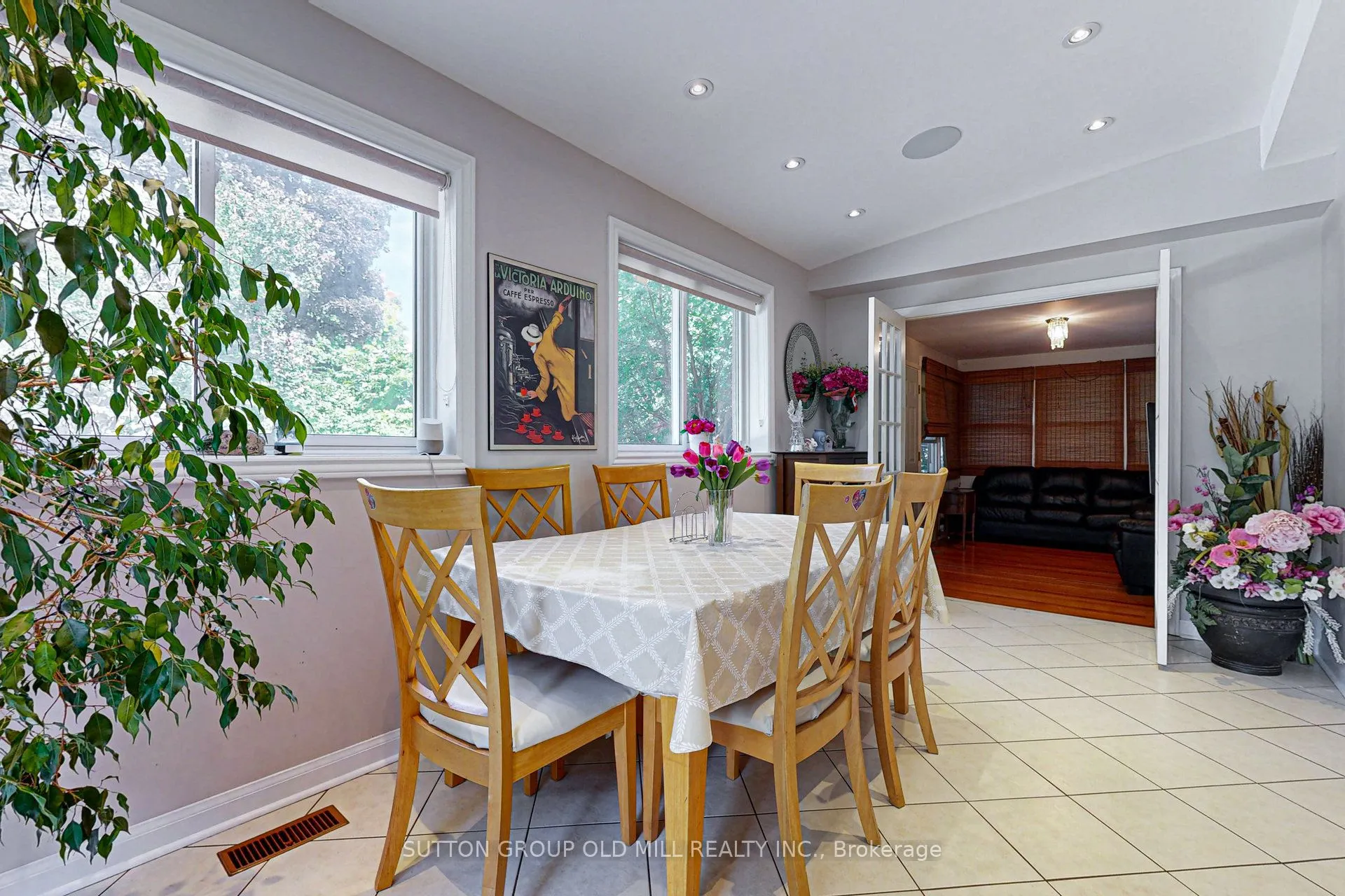 2 Bywood Drive