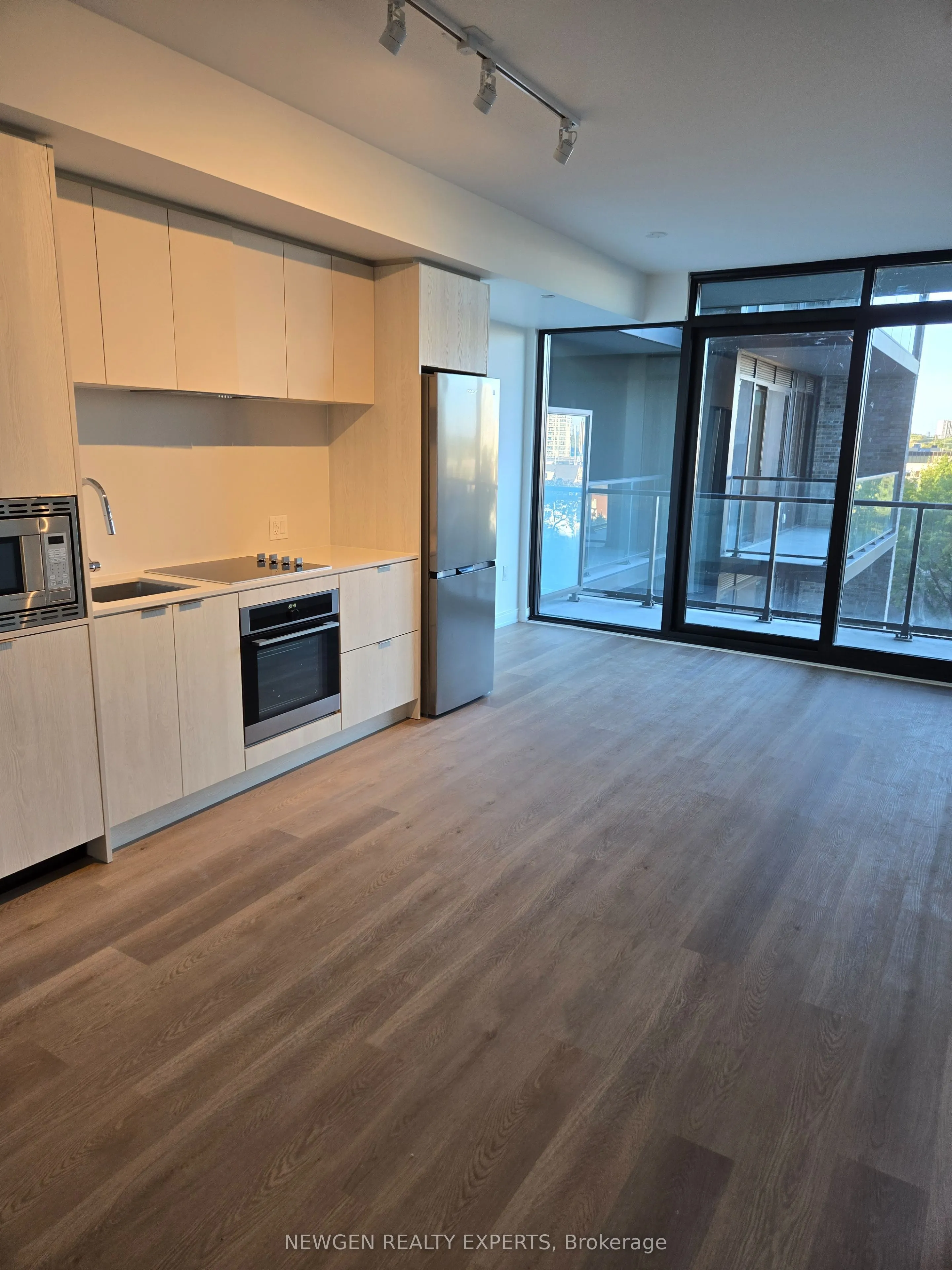 3009 Novar Road, #428