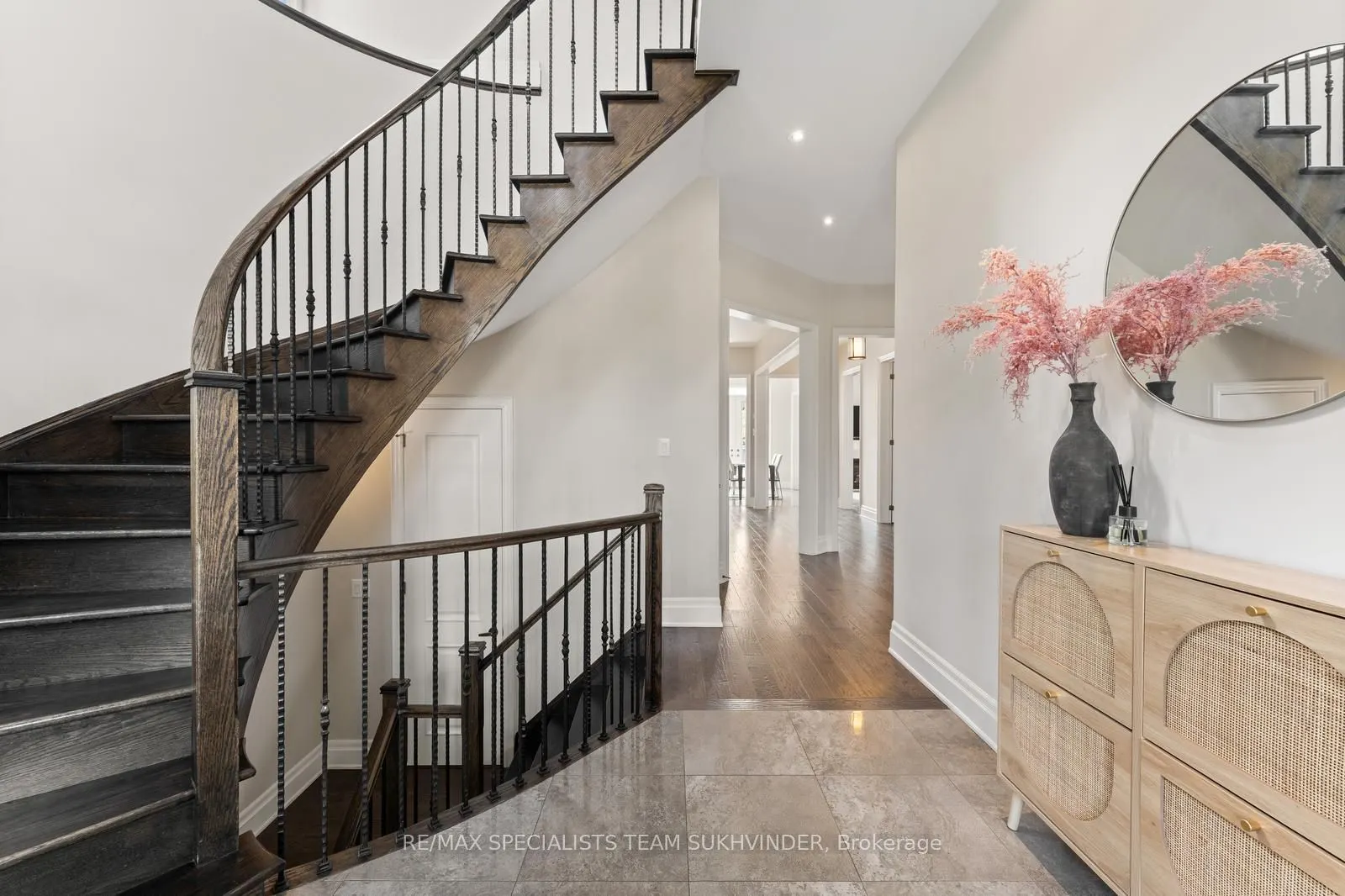 6 Prince Michael Court