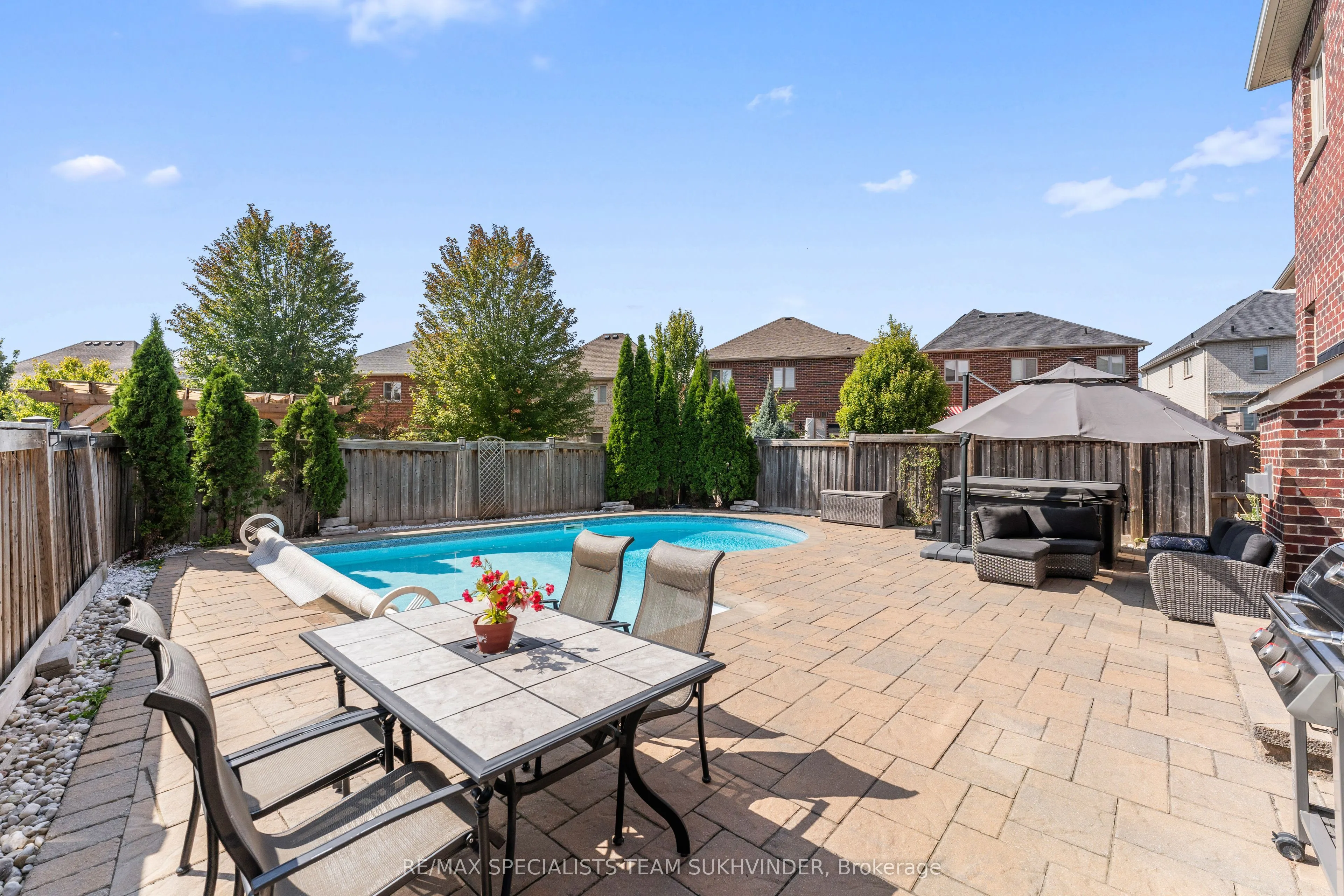 6 Prince Michael Court