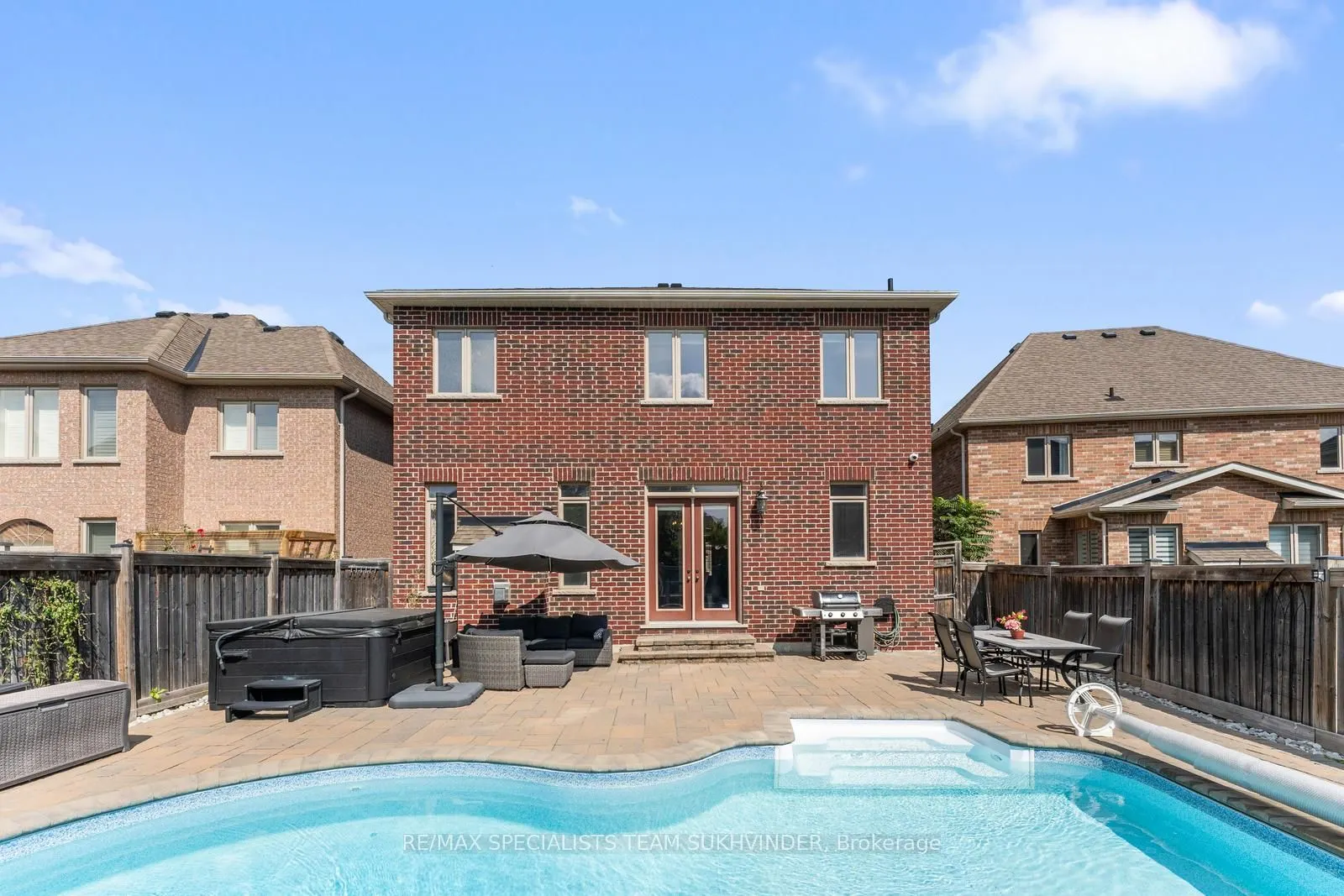 6 Prince Michael Court