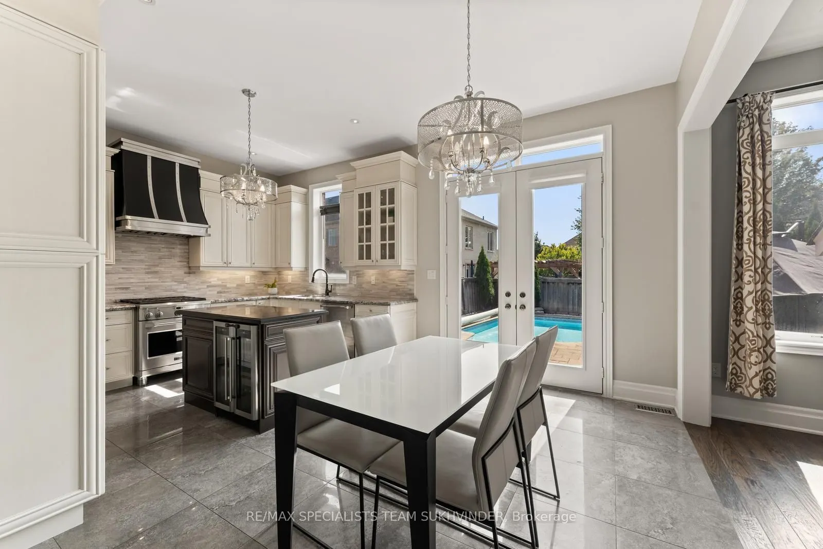 6 Prince Michael Court