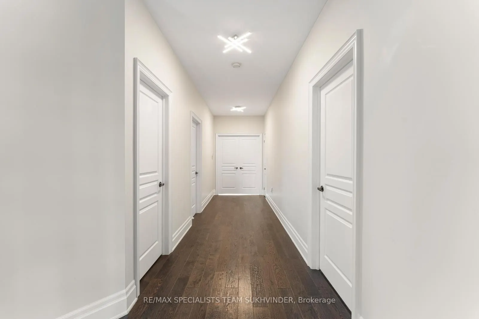 6 Prince Michael Court