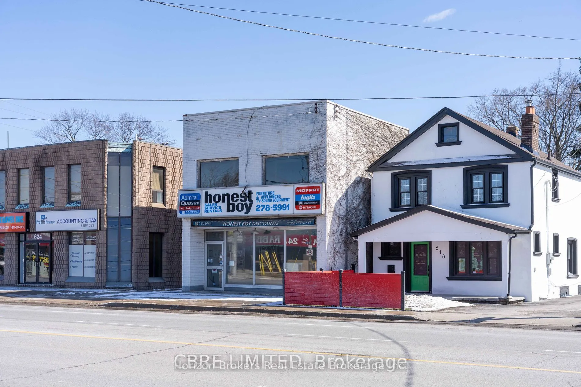 620 Lakeshore Road E