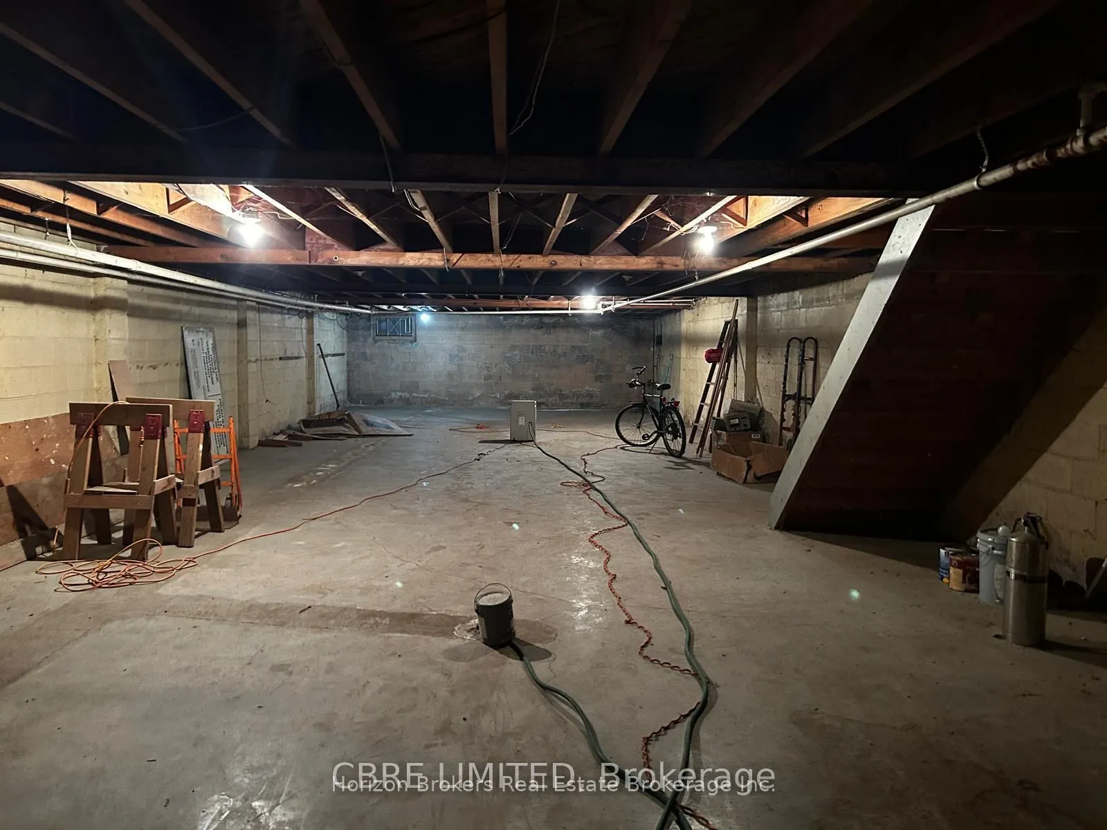 620 Lakeshore Road E