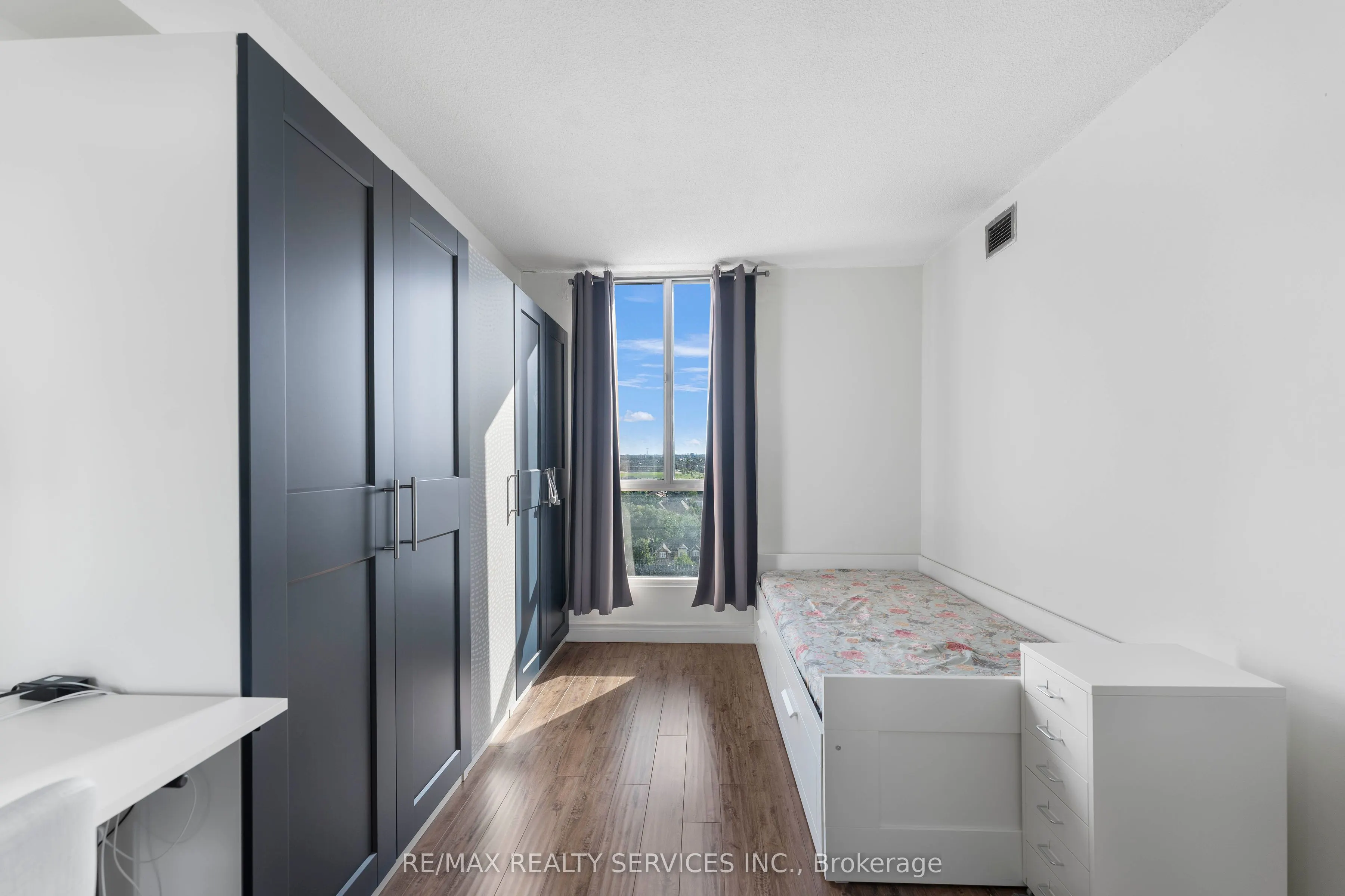 145 Hillcrest Avenue, #1202