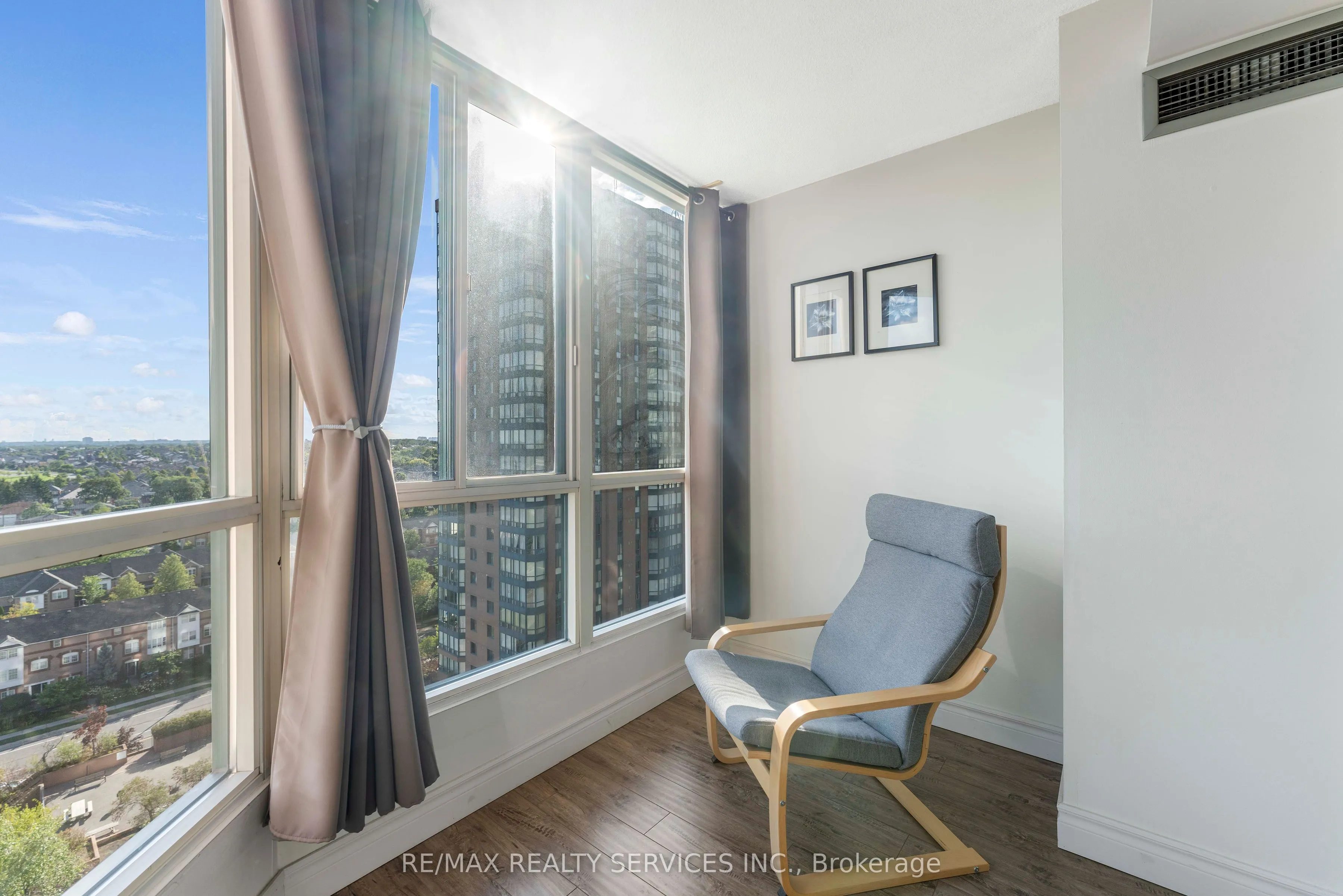 145 Hillcrest Avenue, #1202