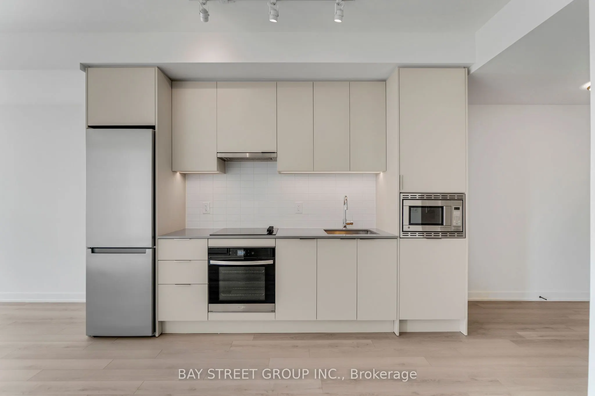 3079 Trafalgar Road, #1505