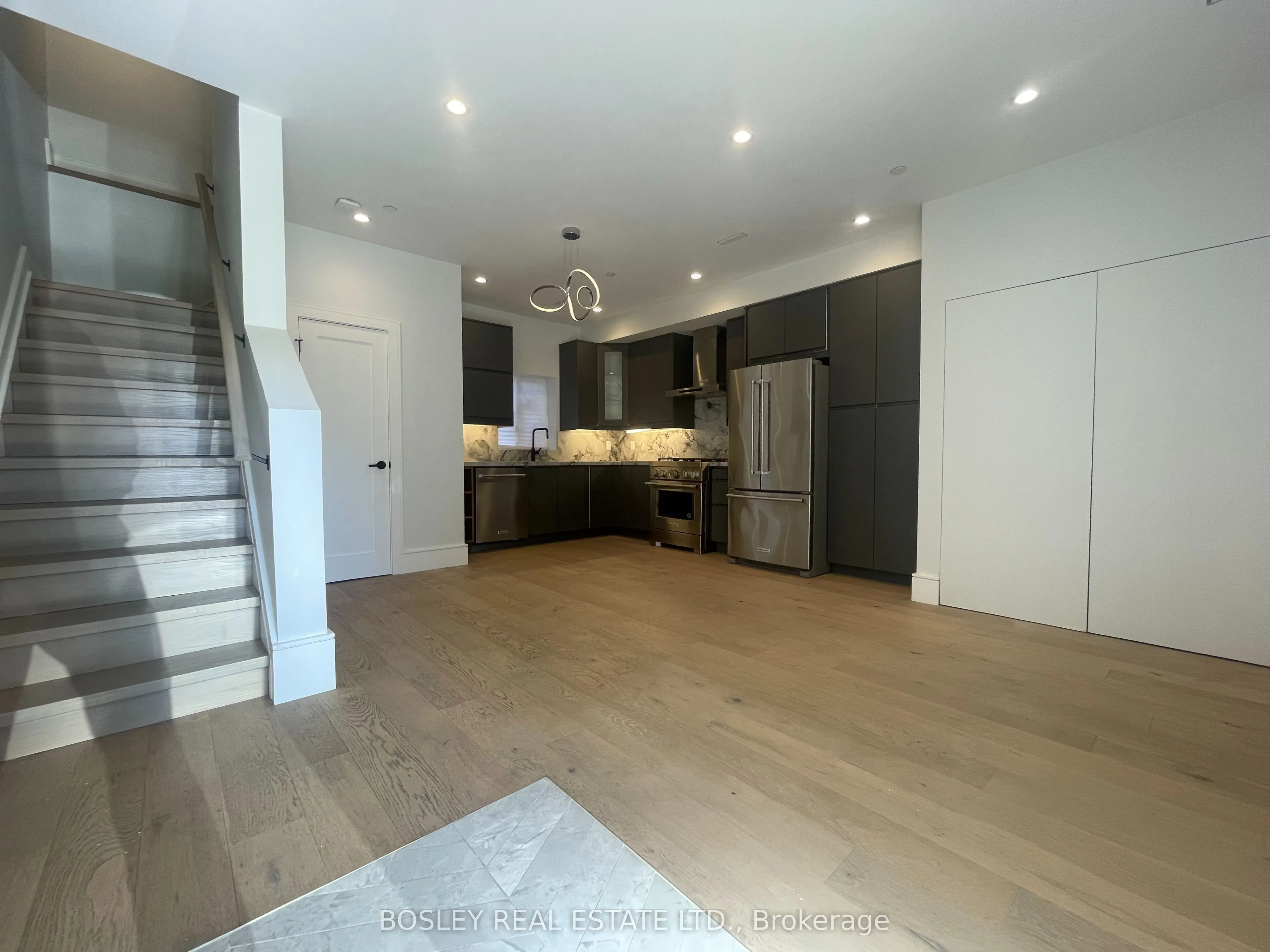 38 Jackson Place