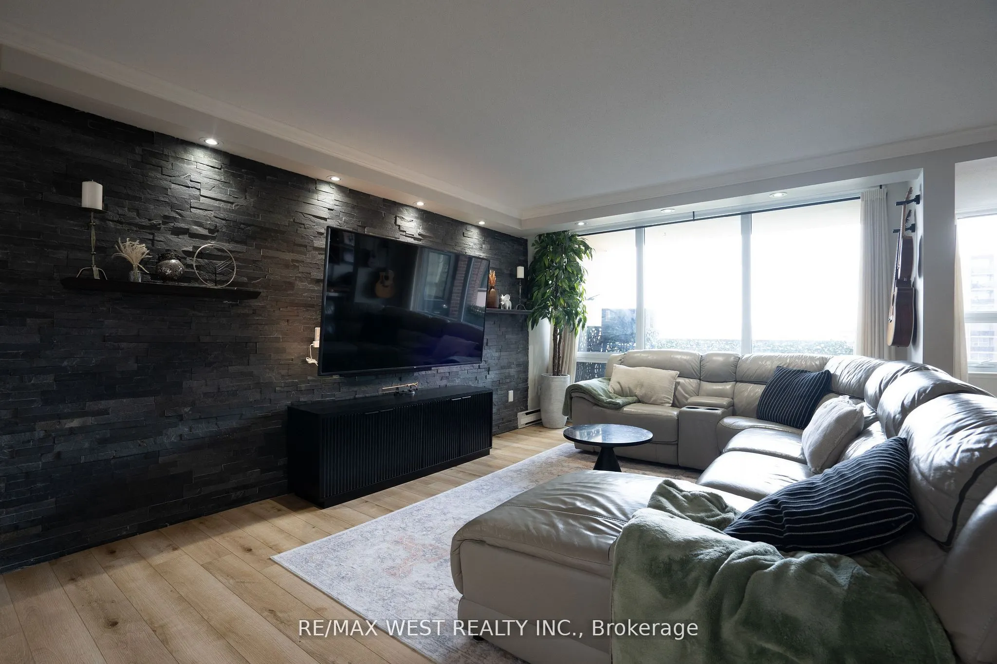 61 Richview Road, #1603