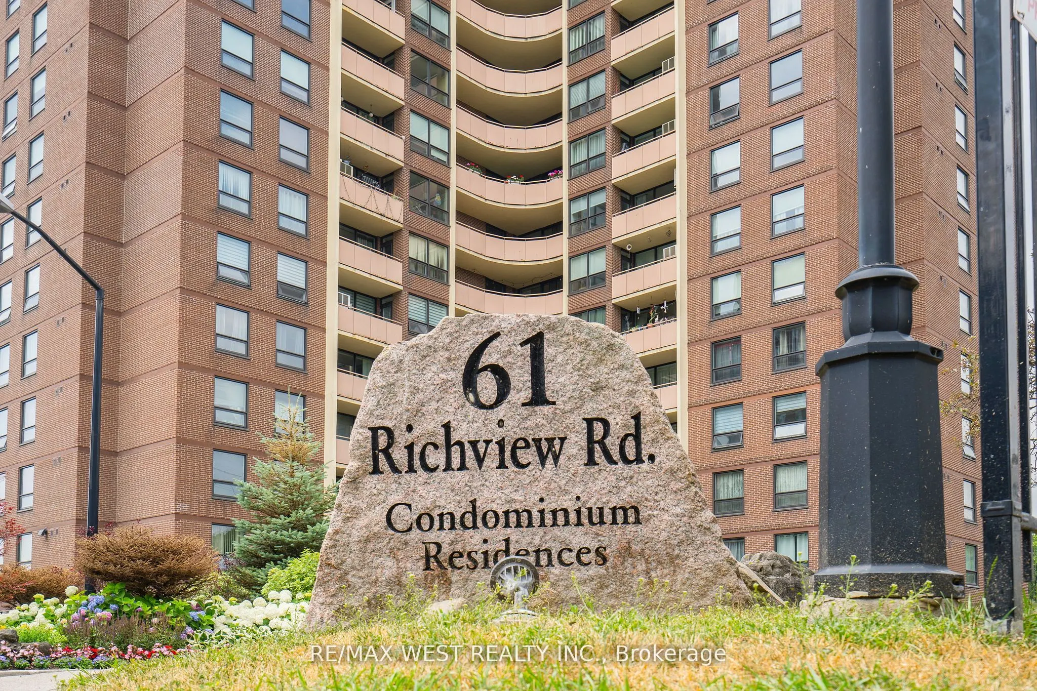 61 Richview Road, #1603