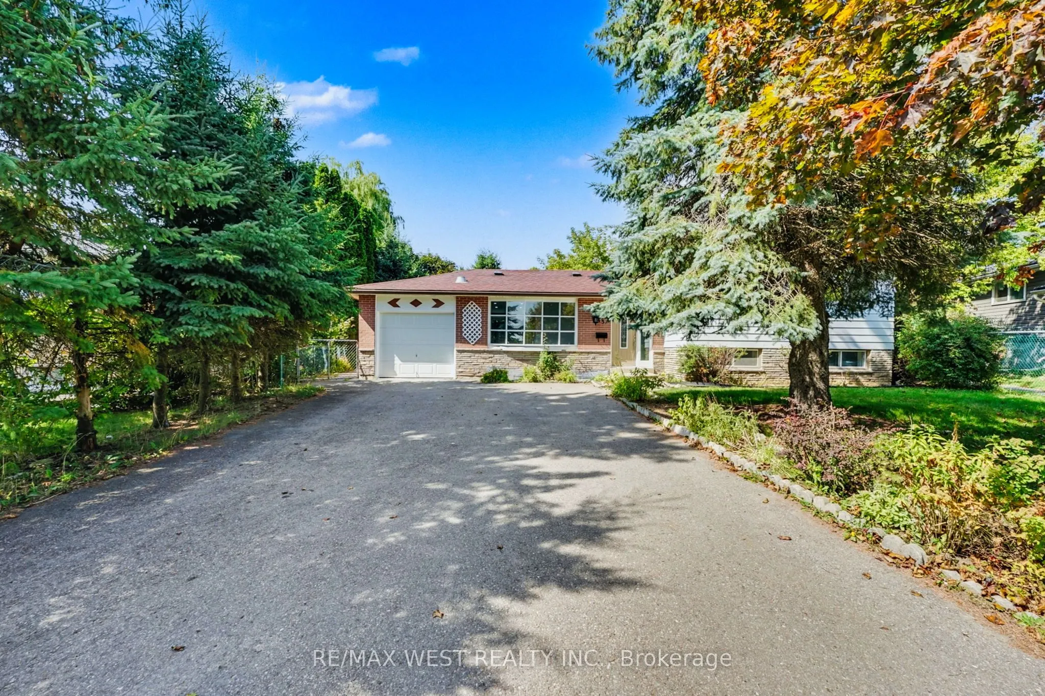15 Lawrence Avenue