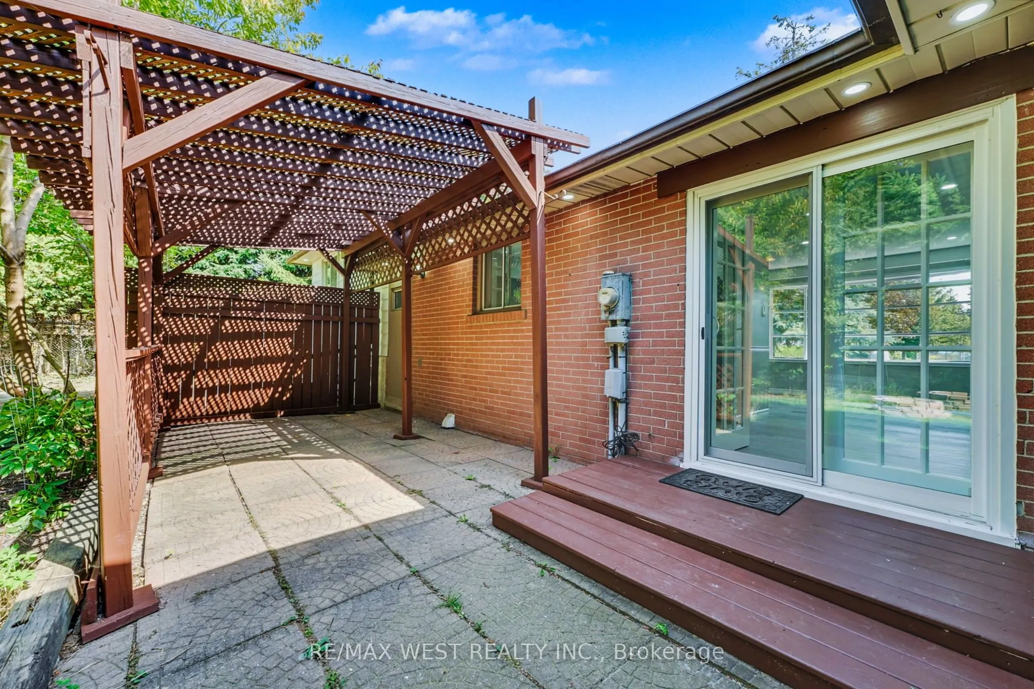 15 Lawrence Avenue