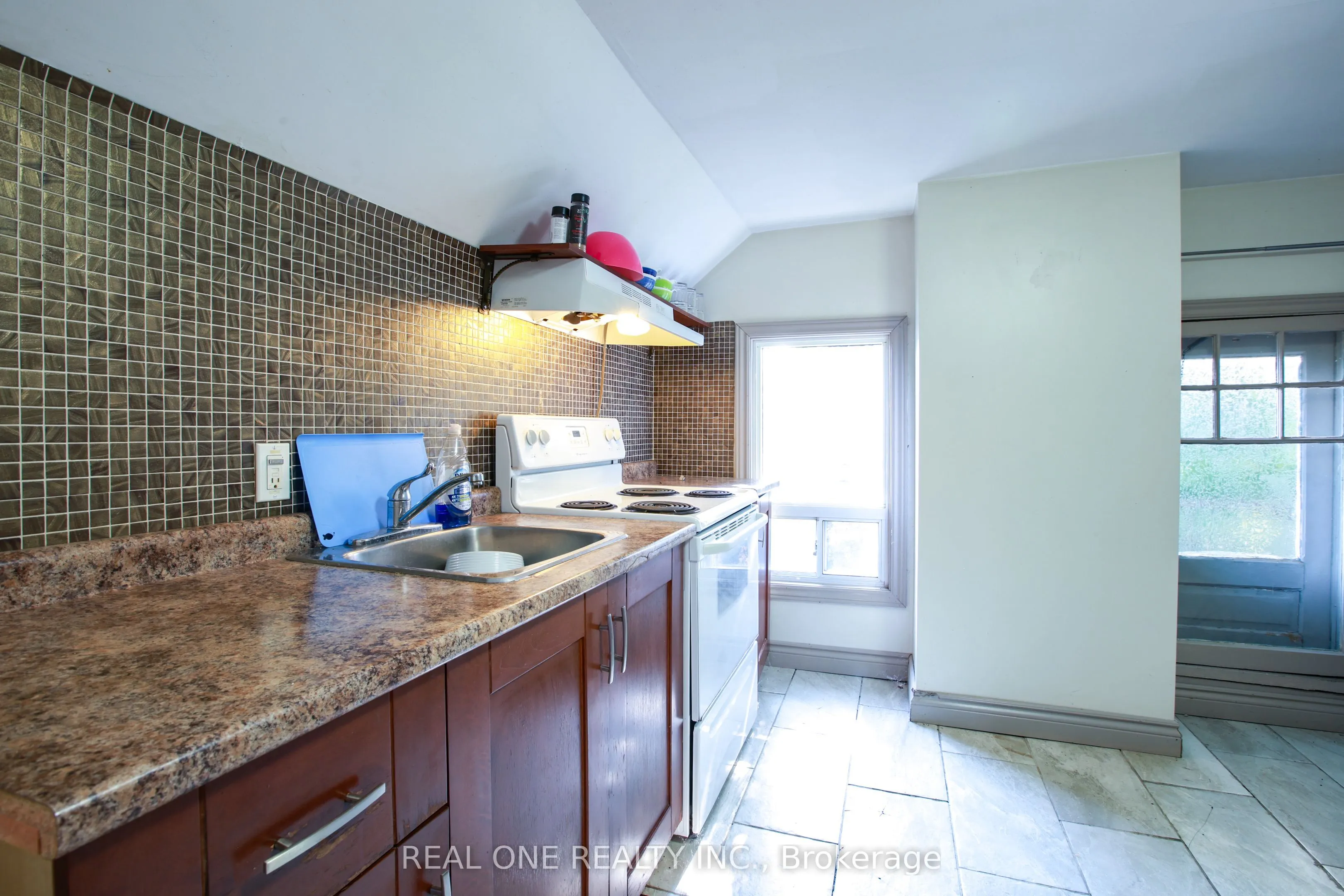 239 Main Street N, #Unit 5