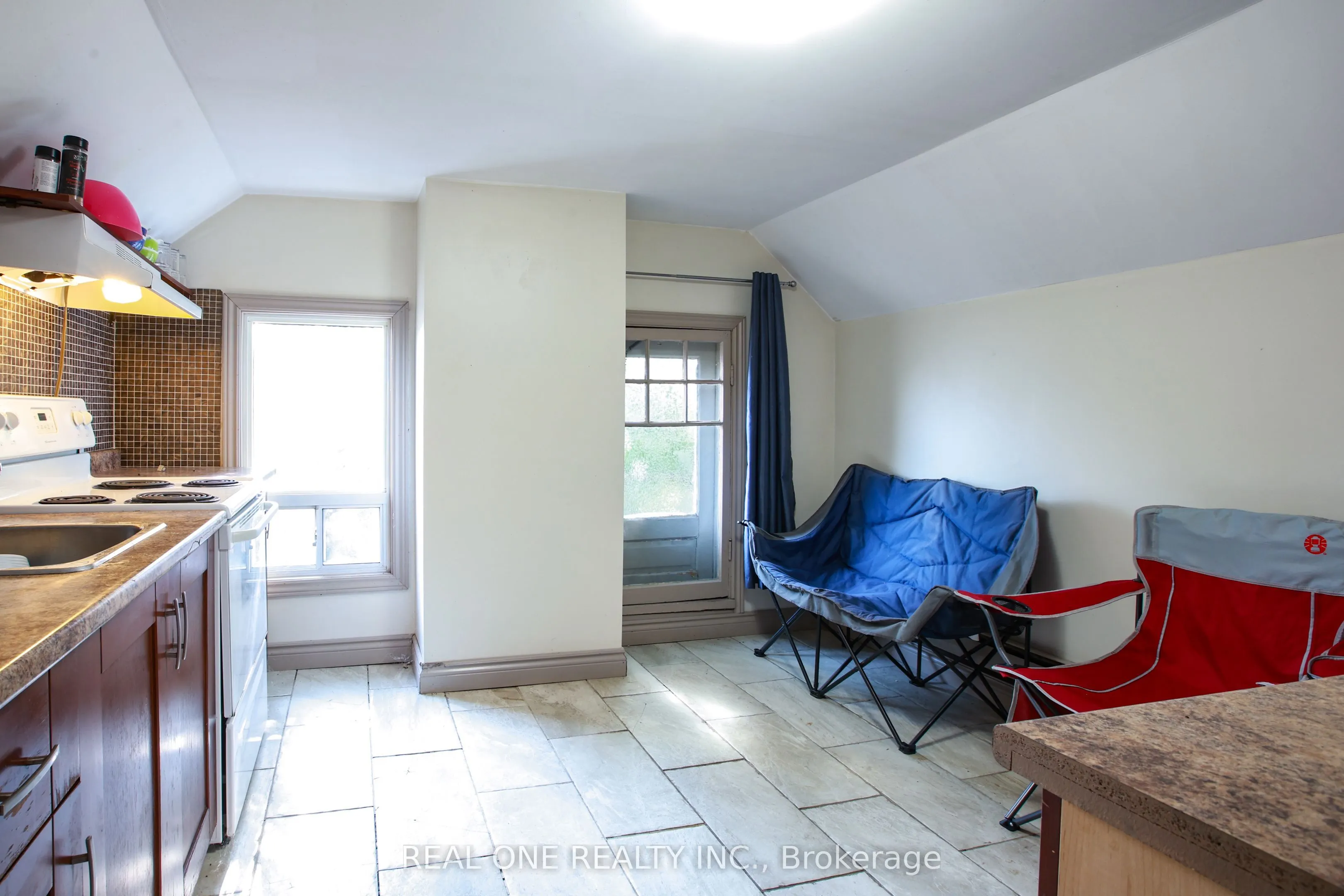 239 Main Street N, #Unit 5