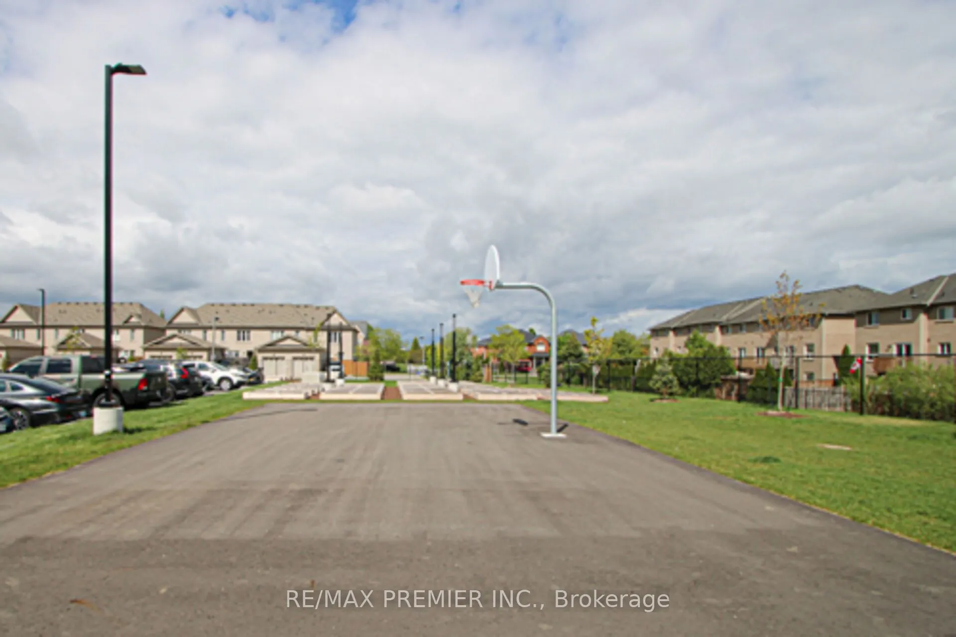 2343 Khalsa Gate W, #821