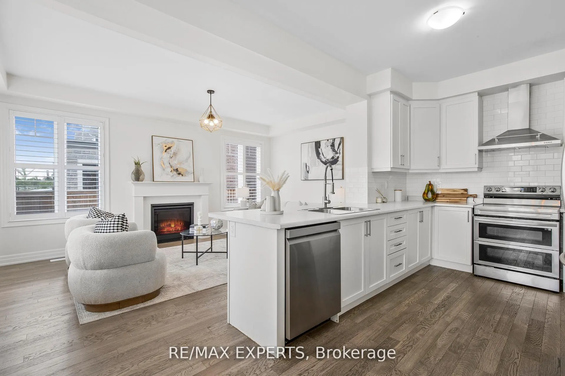 1374 Rose Way