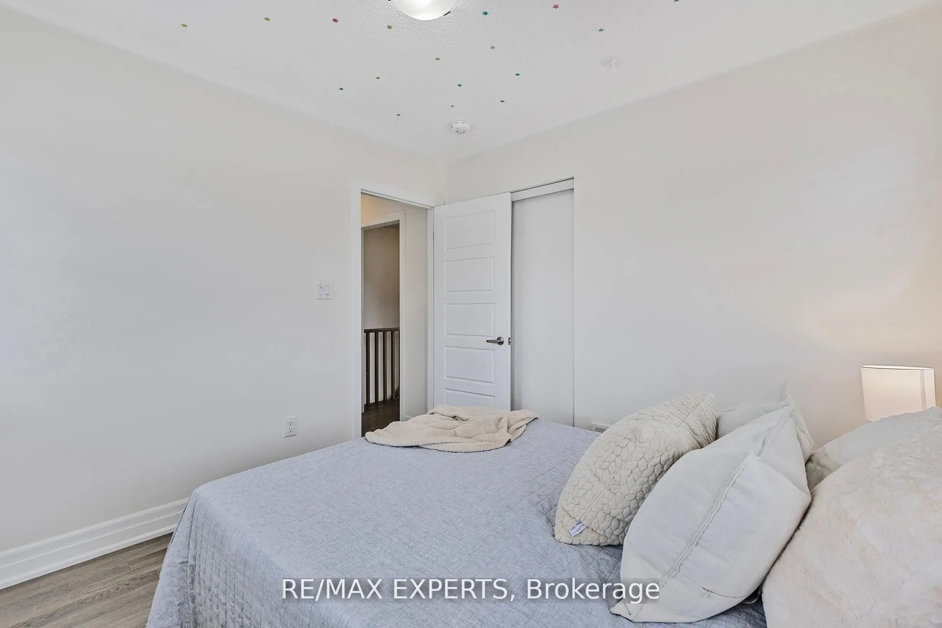 1374 Rose Way