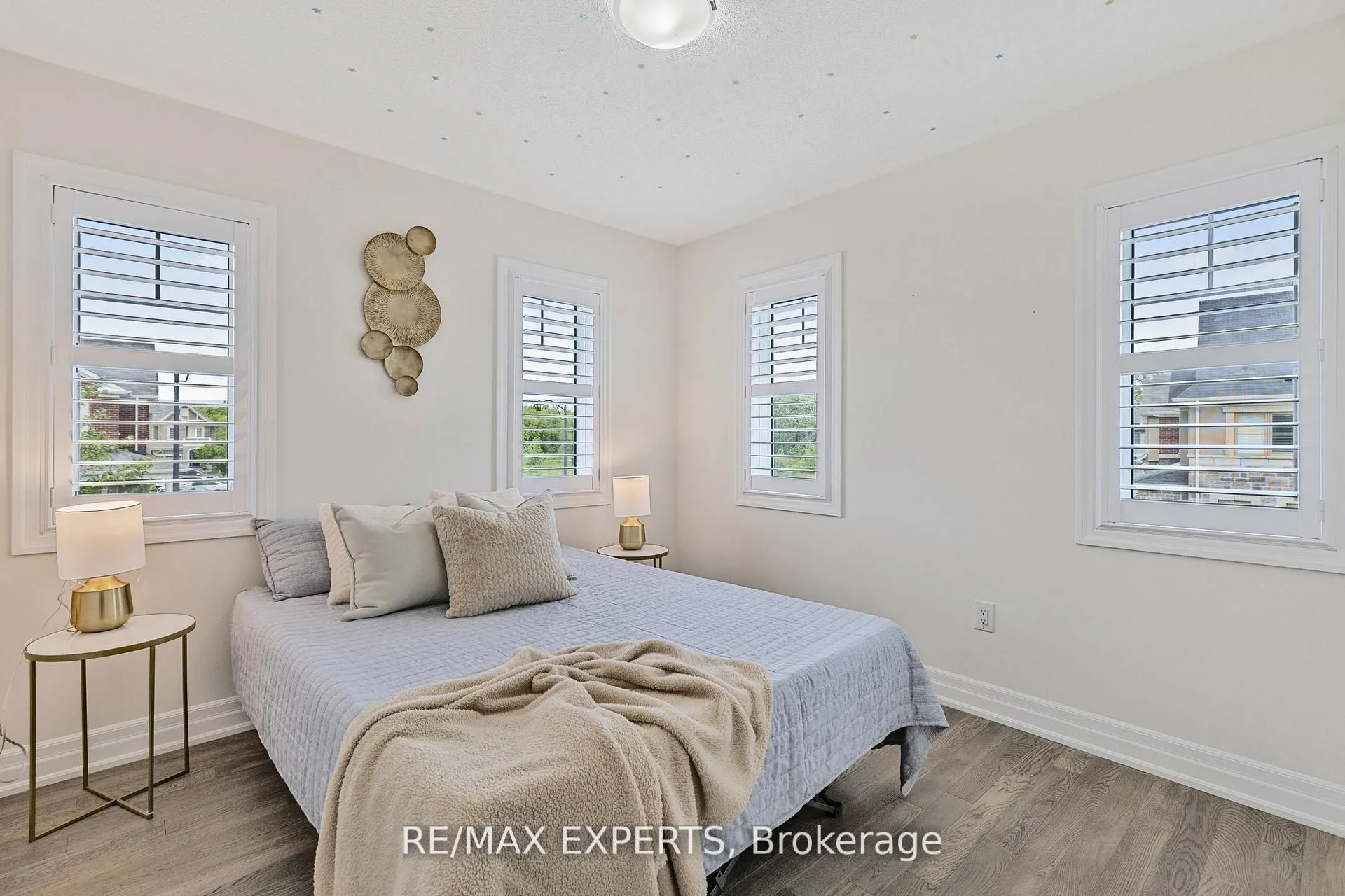 1374 Rose Way