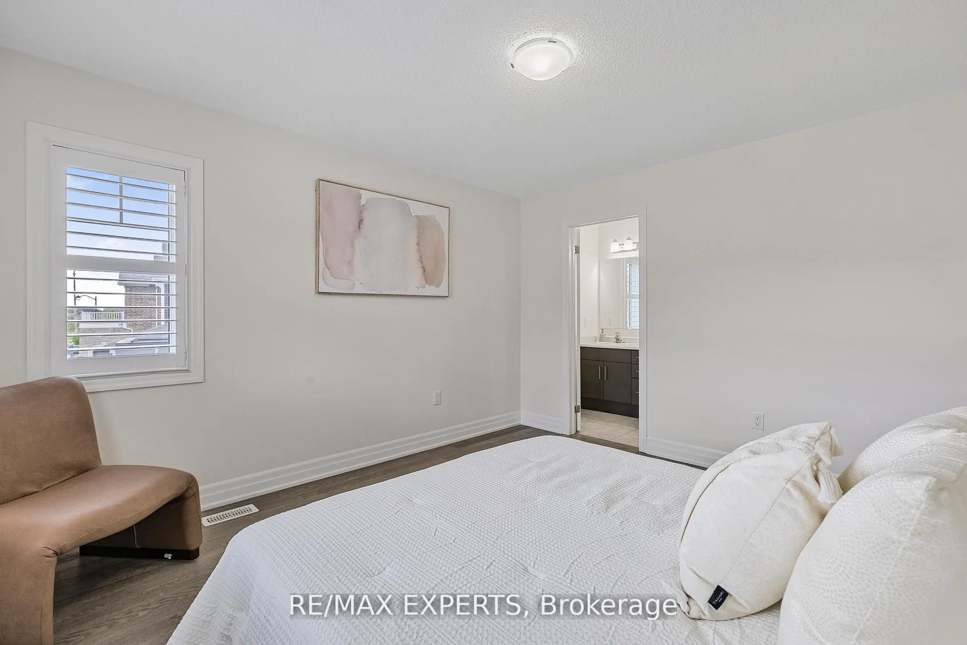 1374 Rose Way