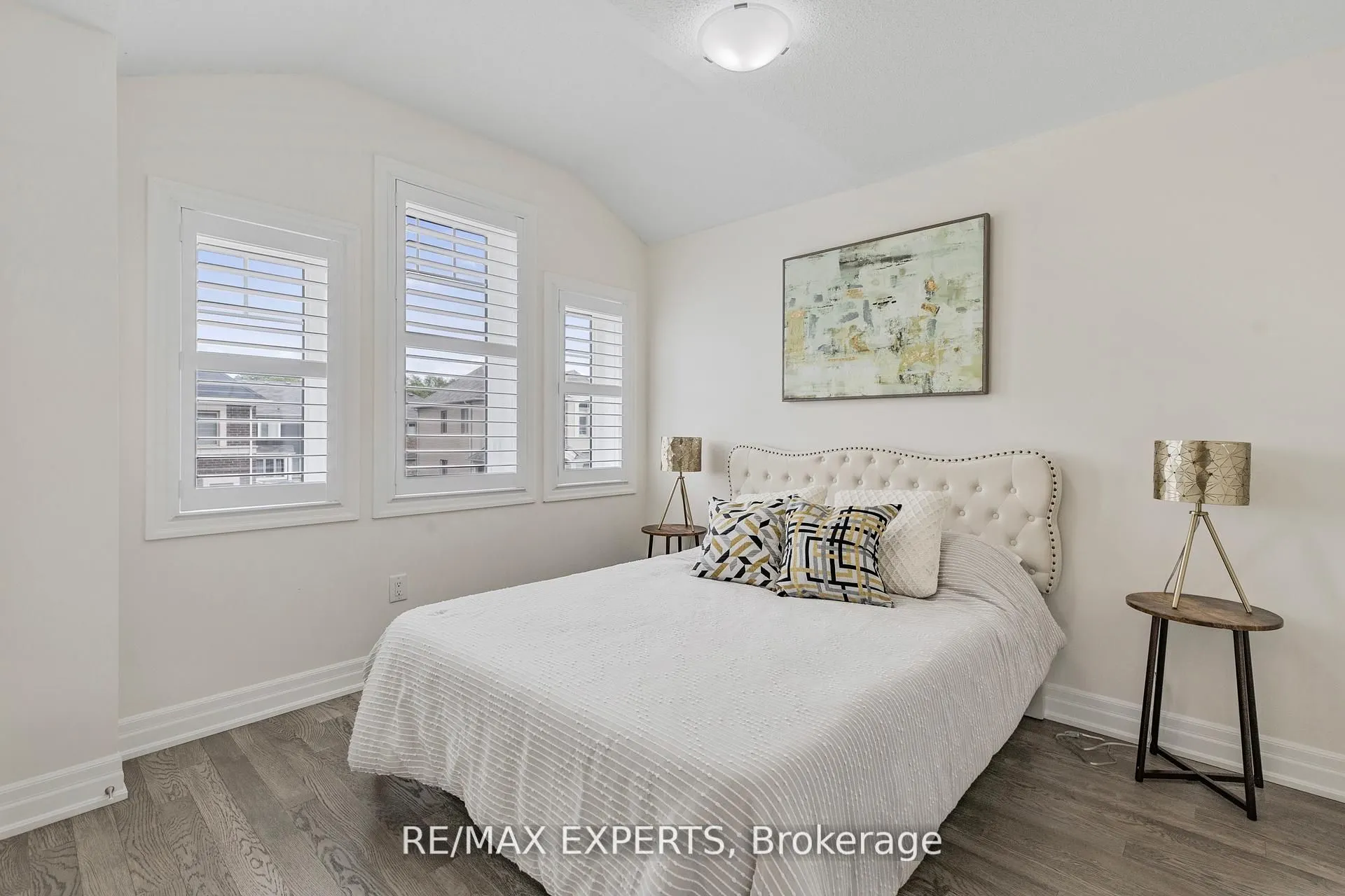 1374 Rose Way