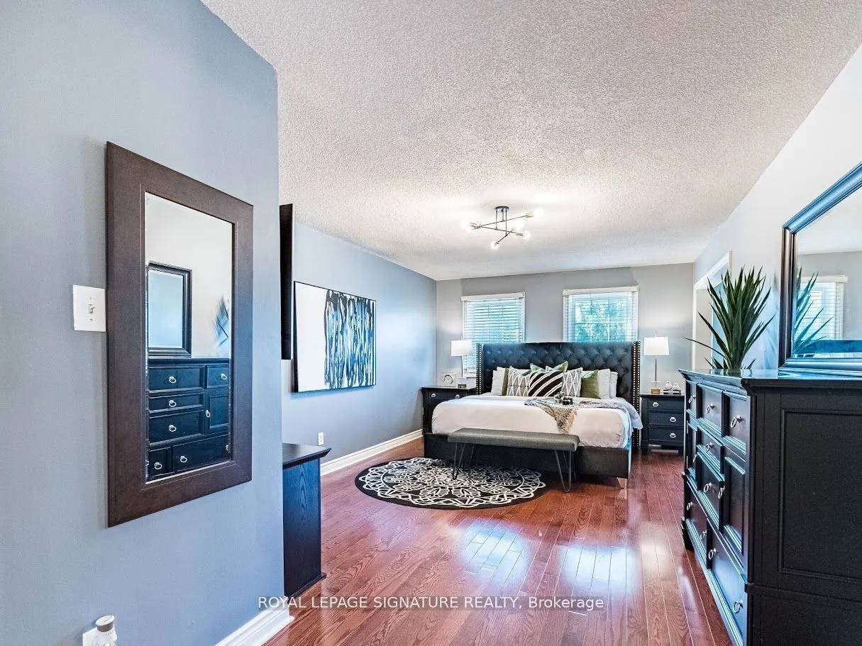 1206 Glenashton Drive