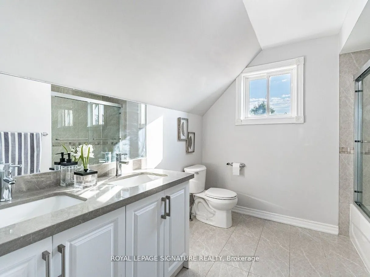 1206 Glenashton Drive