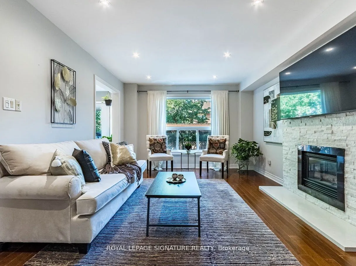 1206 Glenashton Drive