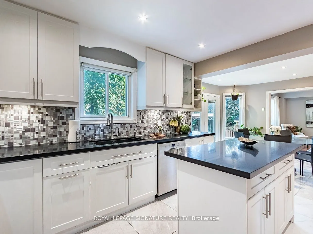 1206 Glenashton Drive