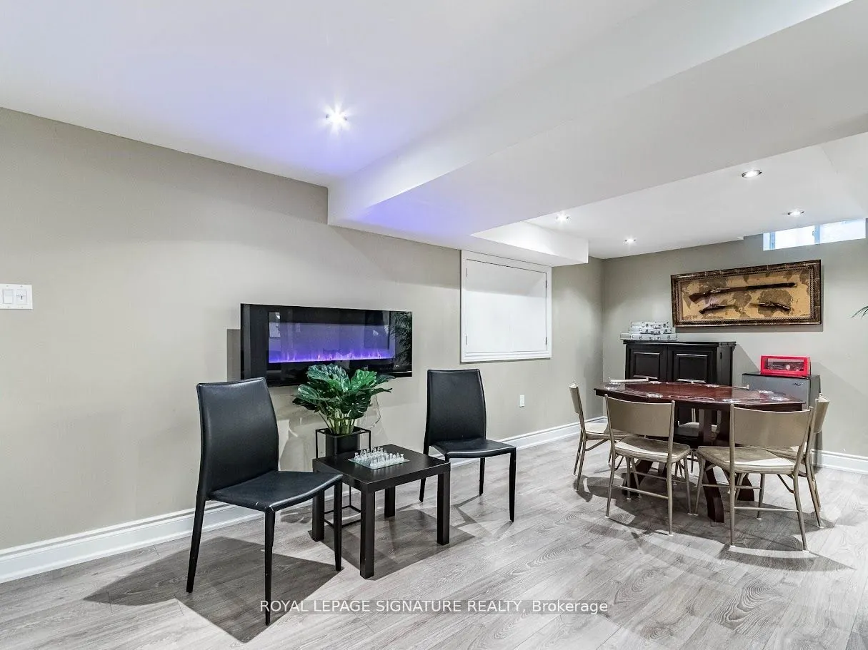 1206 Glenashton Drive