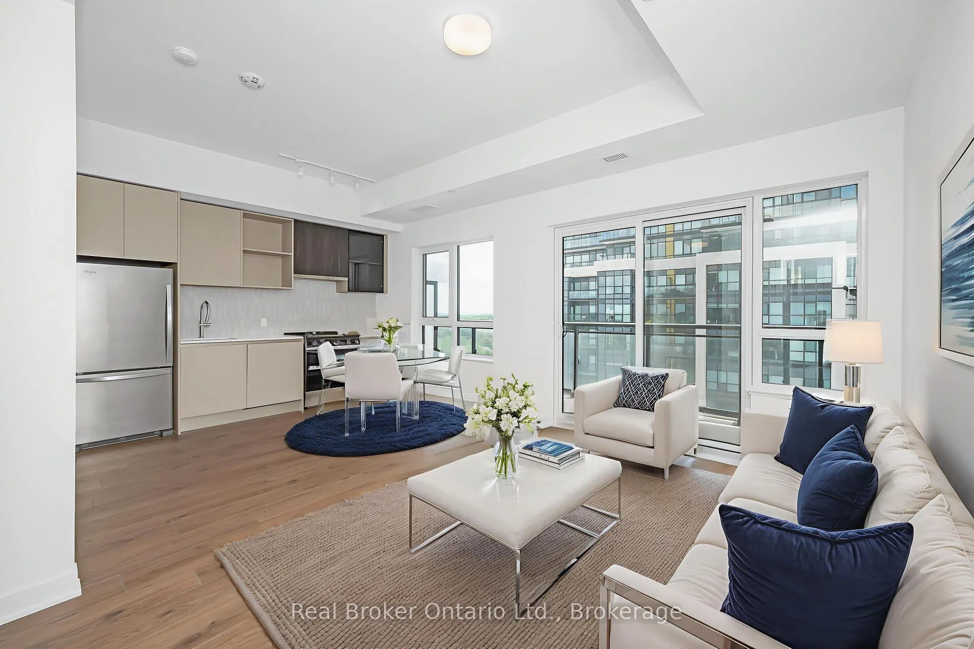 395 Dundas Street, #718