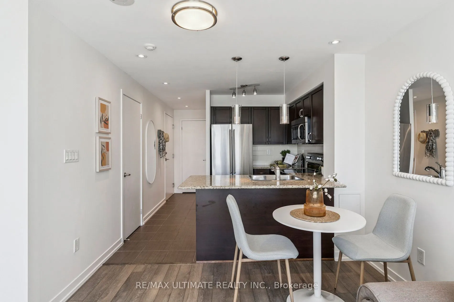 816 Lansdowne Avenue, #1402