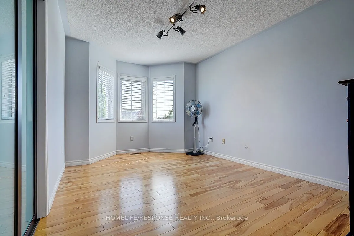 5496 LONGFORD Drive