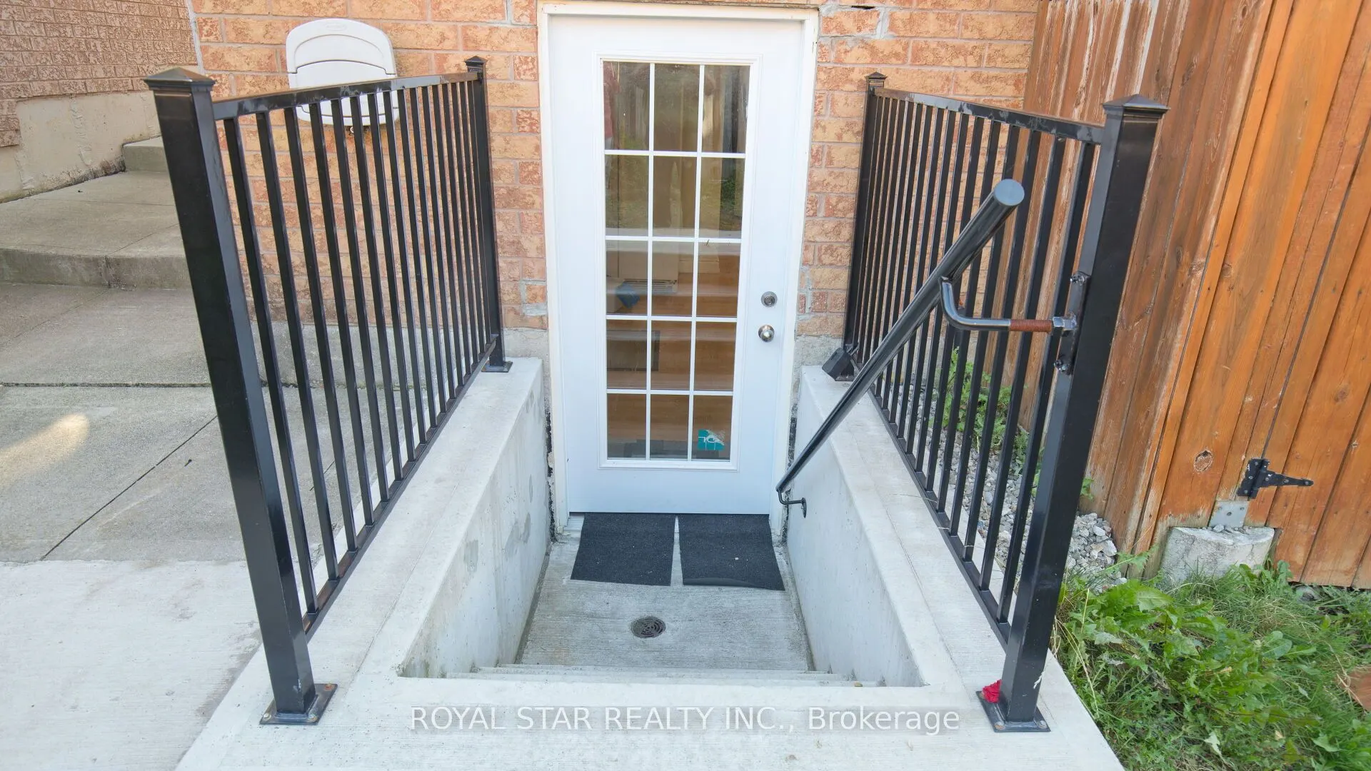13 Waterdale Road