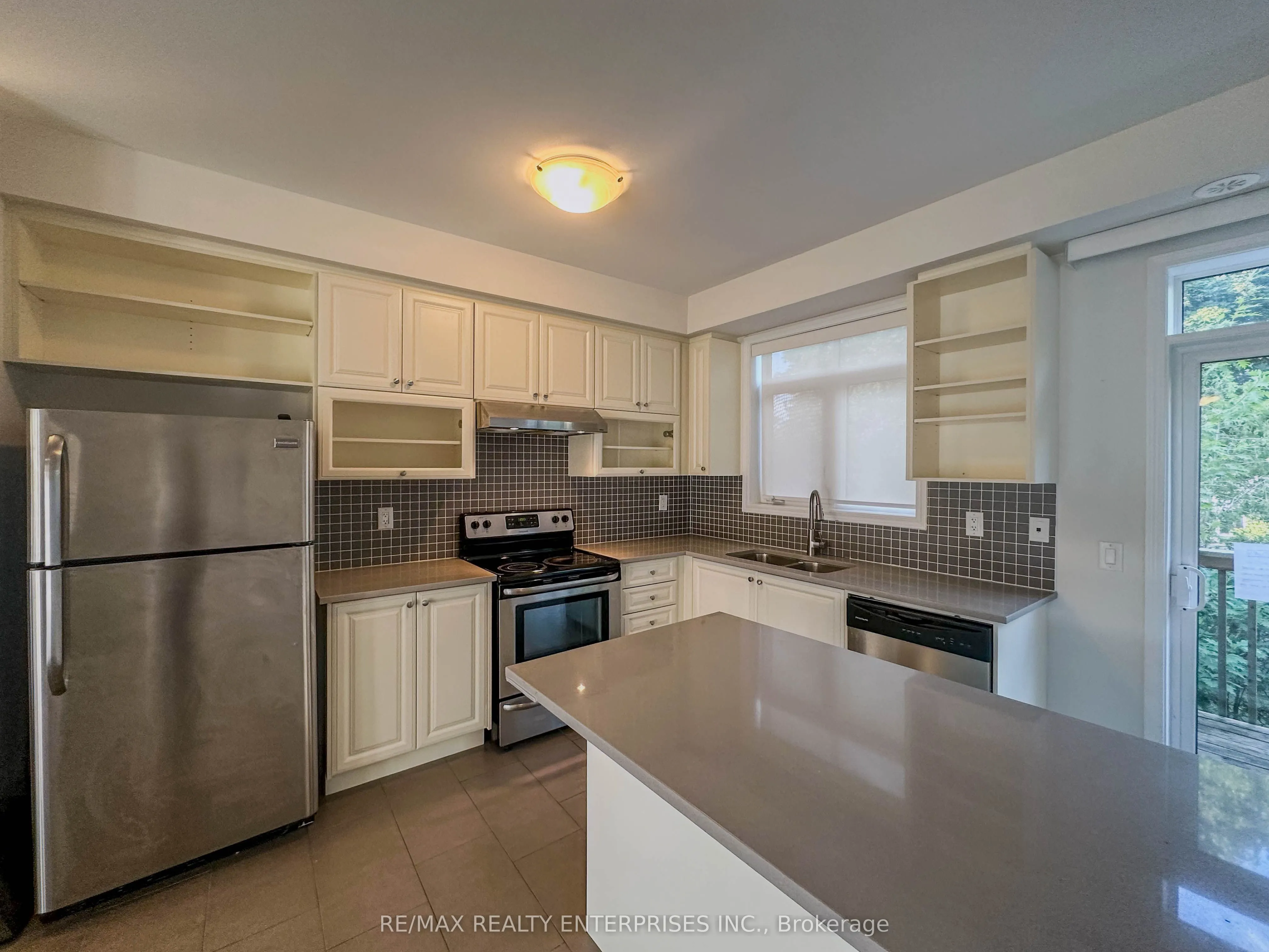 409 Ladycroft Terrace, #27