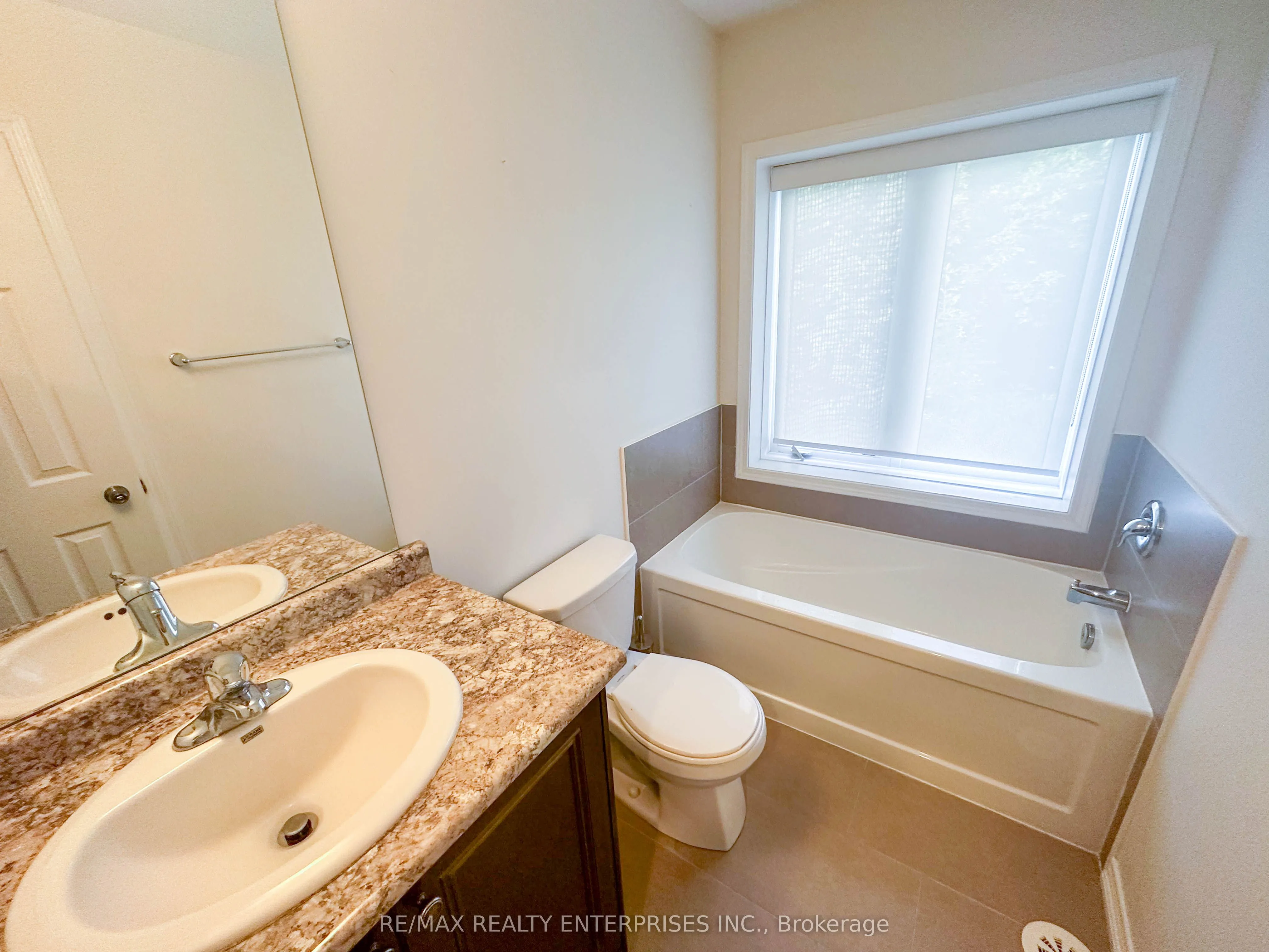 409 Ladycroft Terrace, #27