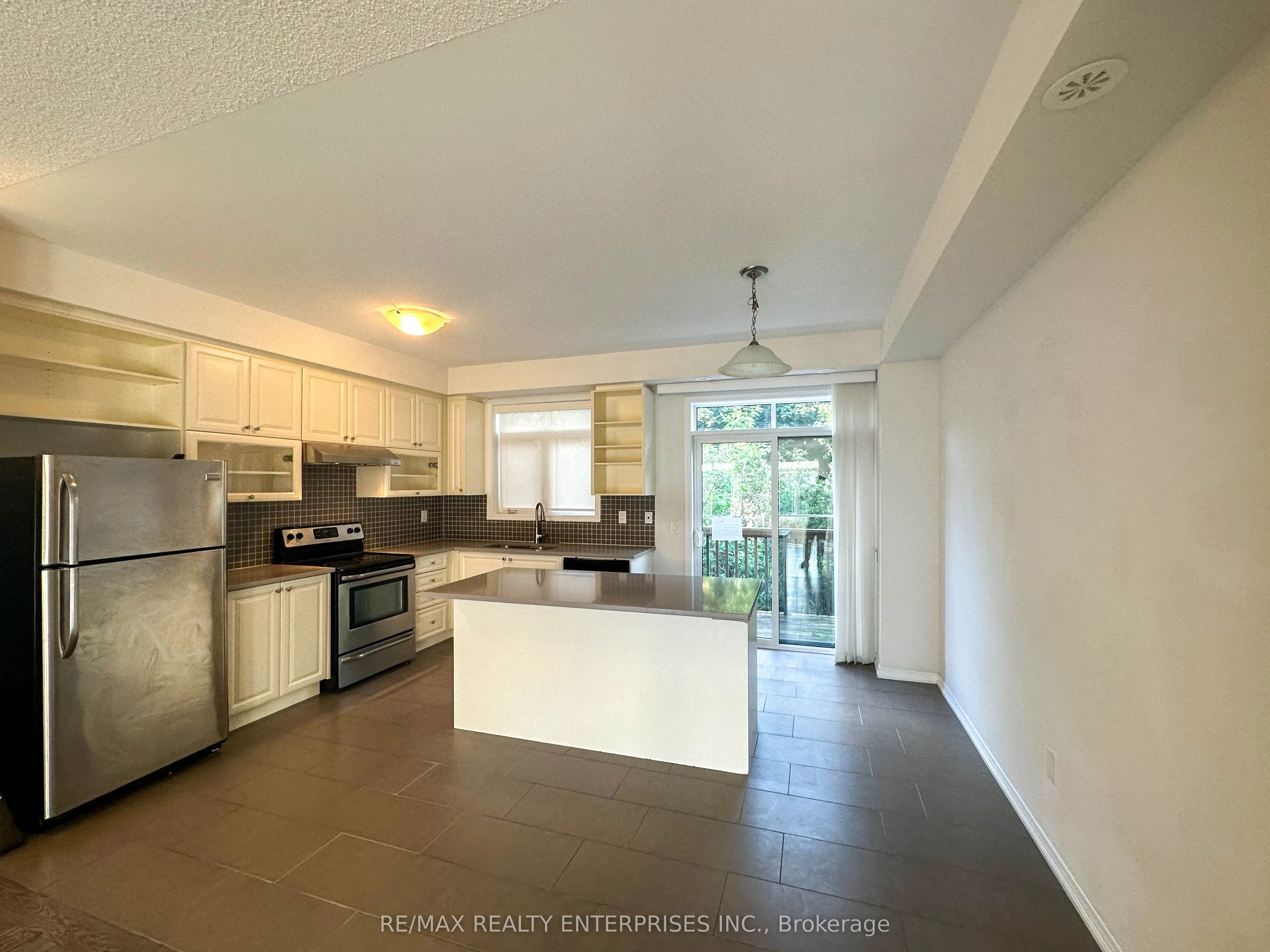 409 Ladycroft Terrace, #27