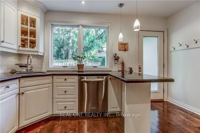 1268 Lorne Park Road