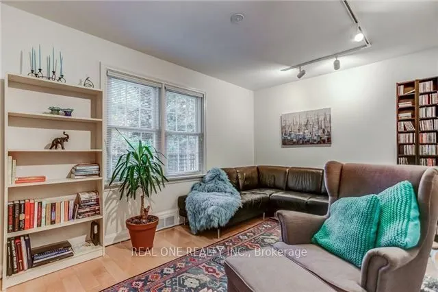 1268 Lorne Park Road