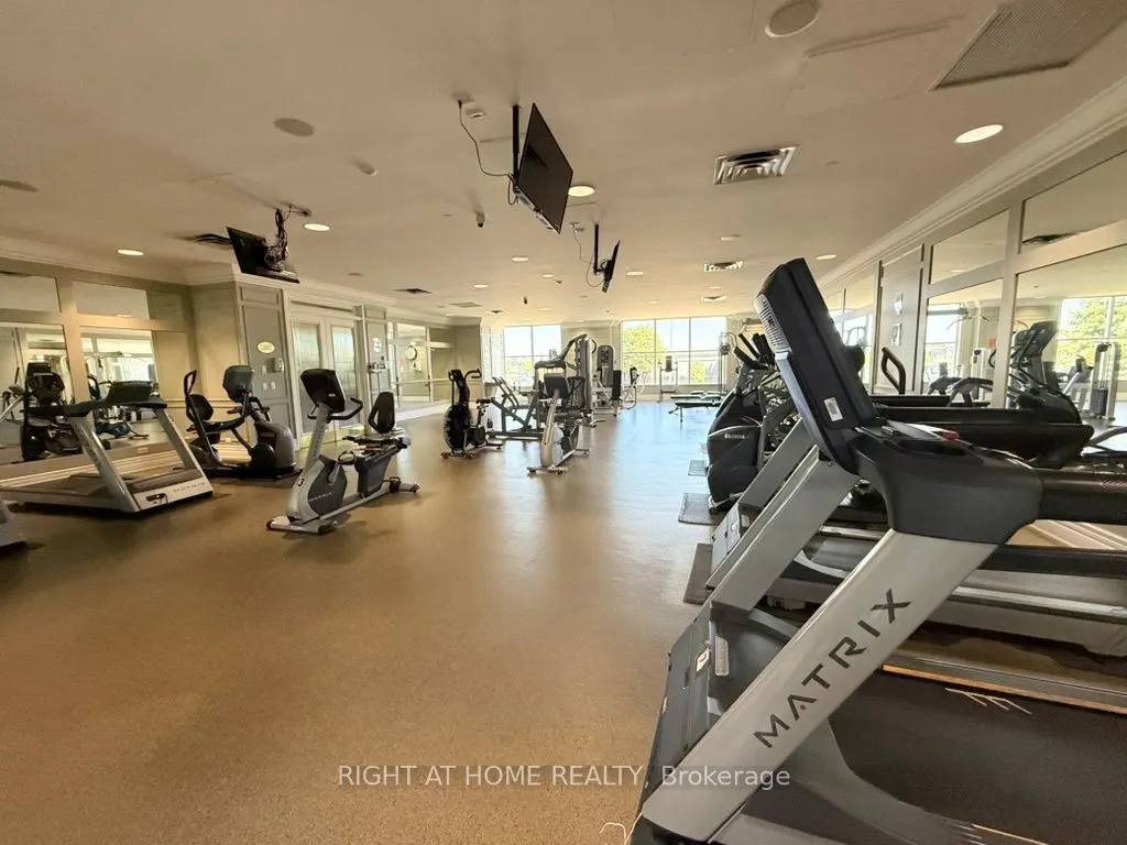 25 Kingsbridge Garden Circle, #521