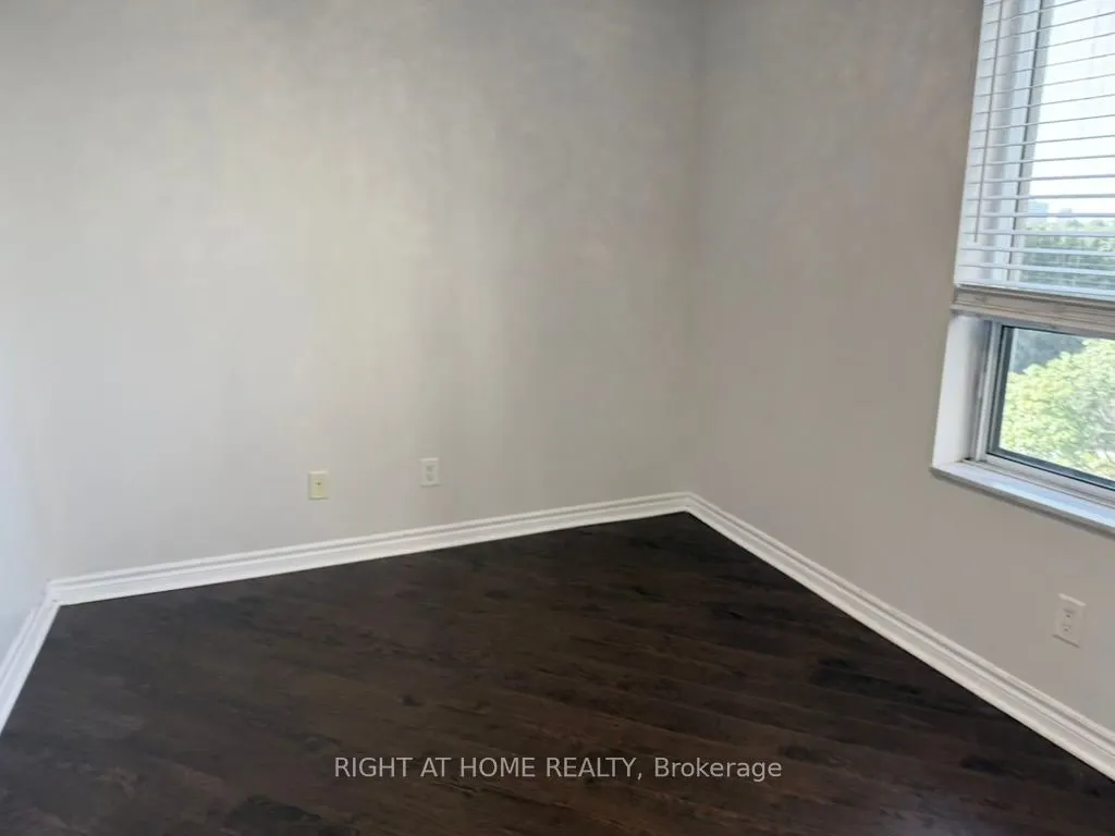 25 Kingsbridge Garden Circle, #521