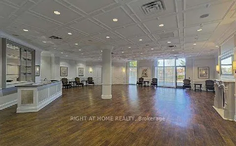 25 Kingsbridge Garden Circle, #521