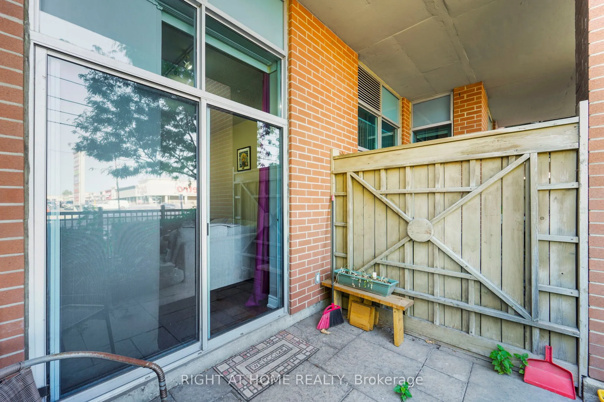 2772 Keele Street, #105